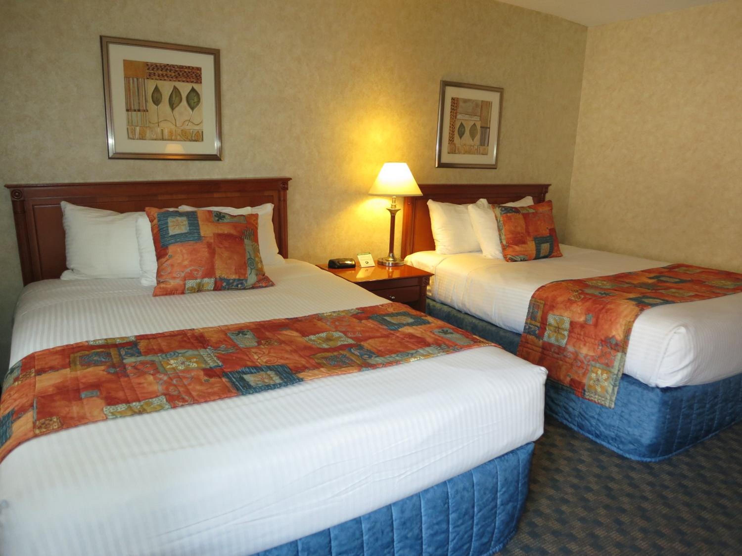 Superior Queen Room with Two Queen Beds photo 3