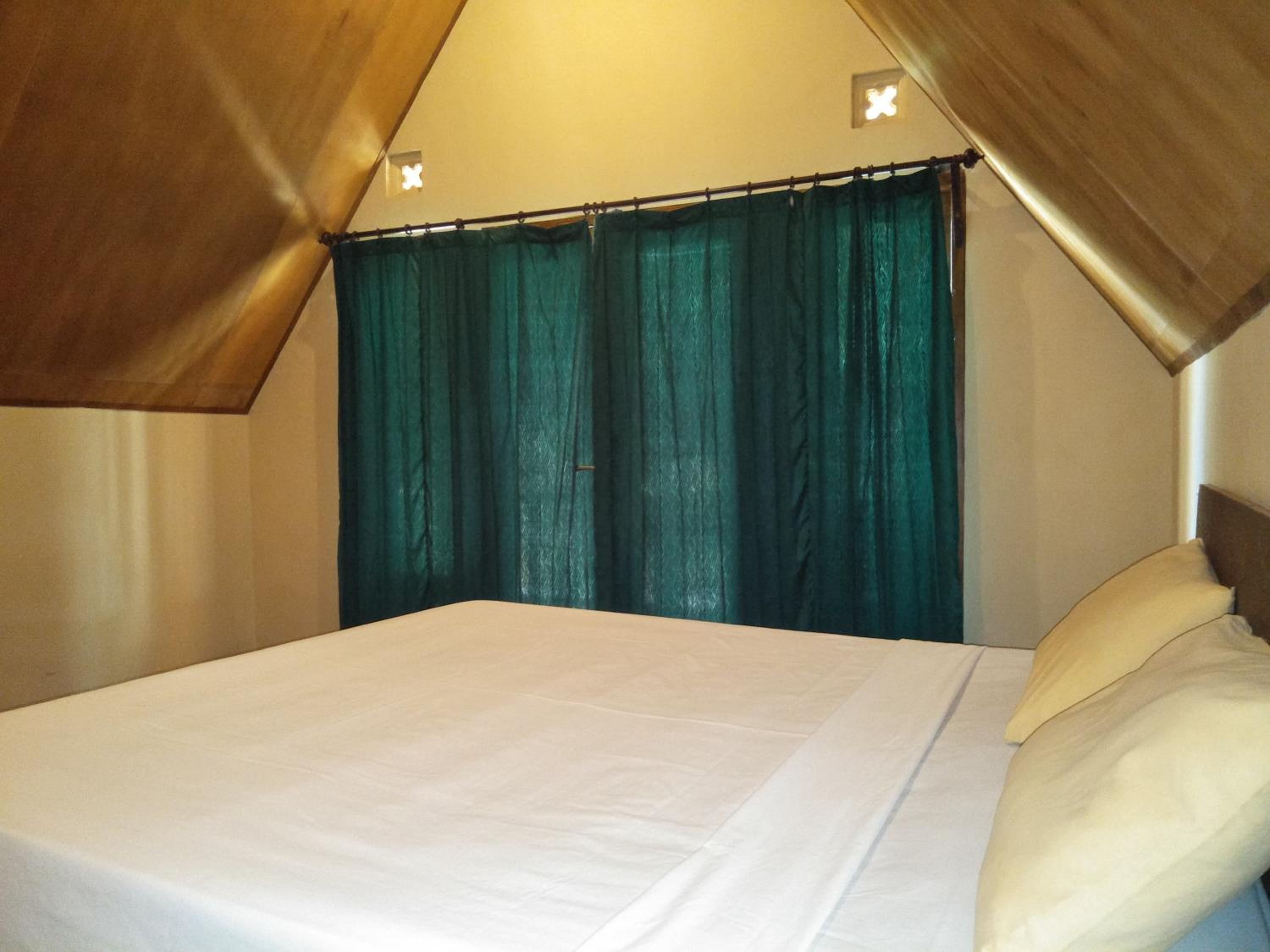 Double Room with Patio - Photo 17