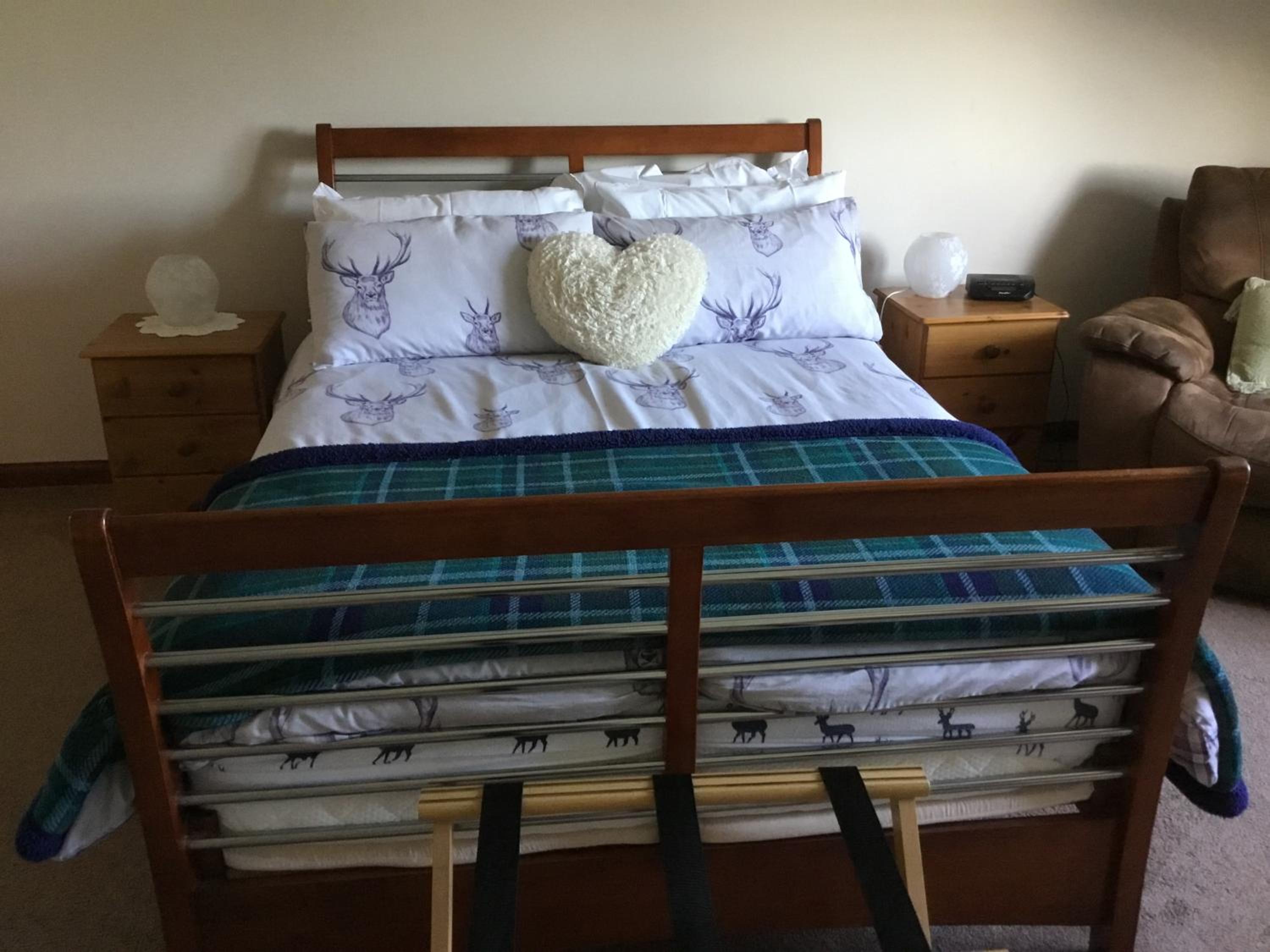 Deluxe Double Room with Bath - Photo 7