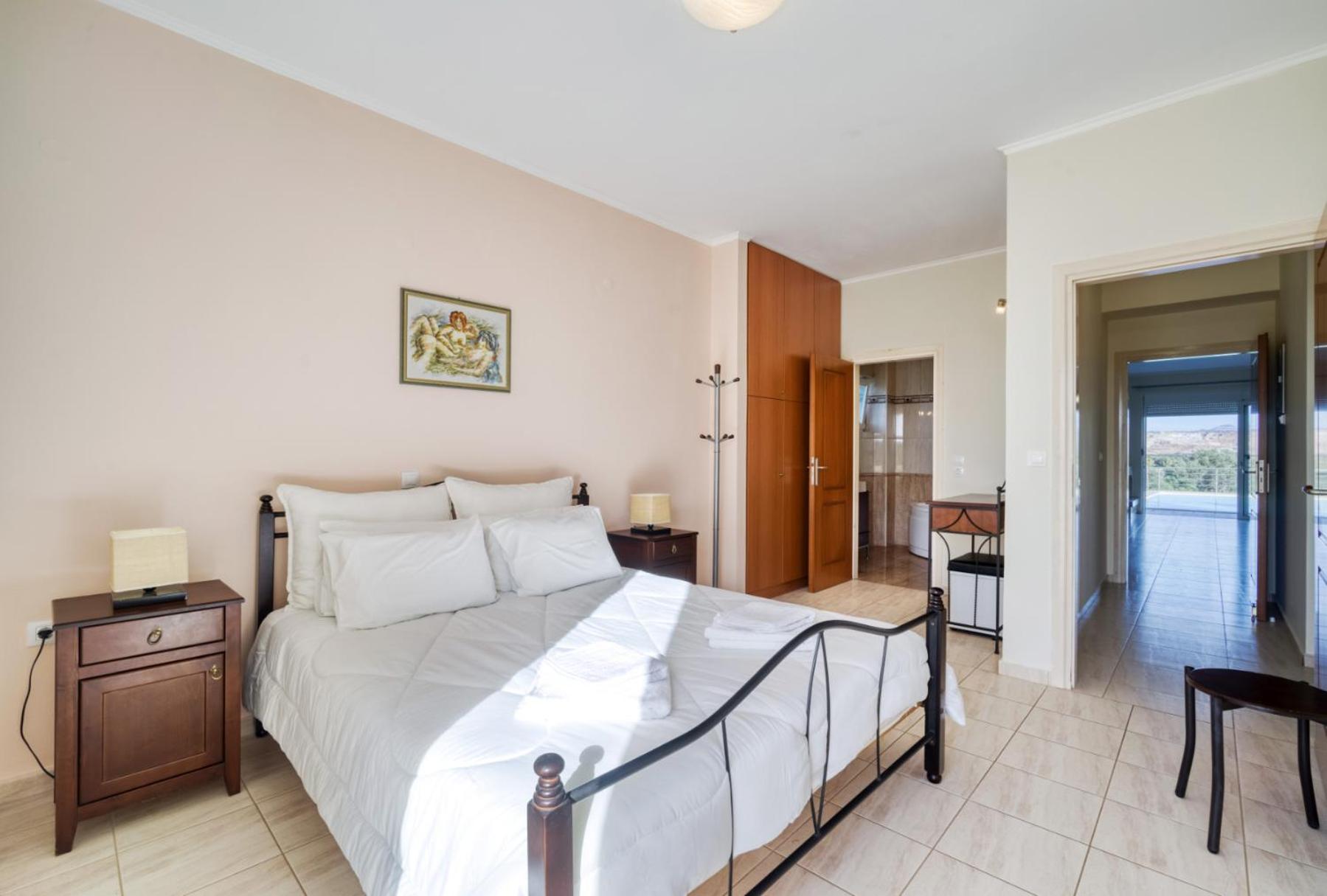 Three-Bedroom Villa with Private Pool - Photo 3
