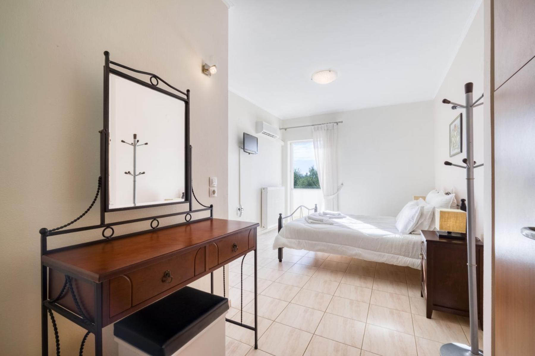 Three-Bedroom Villa with Private Pool - Photo 34