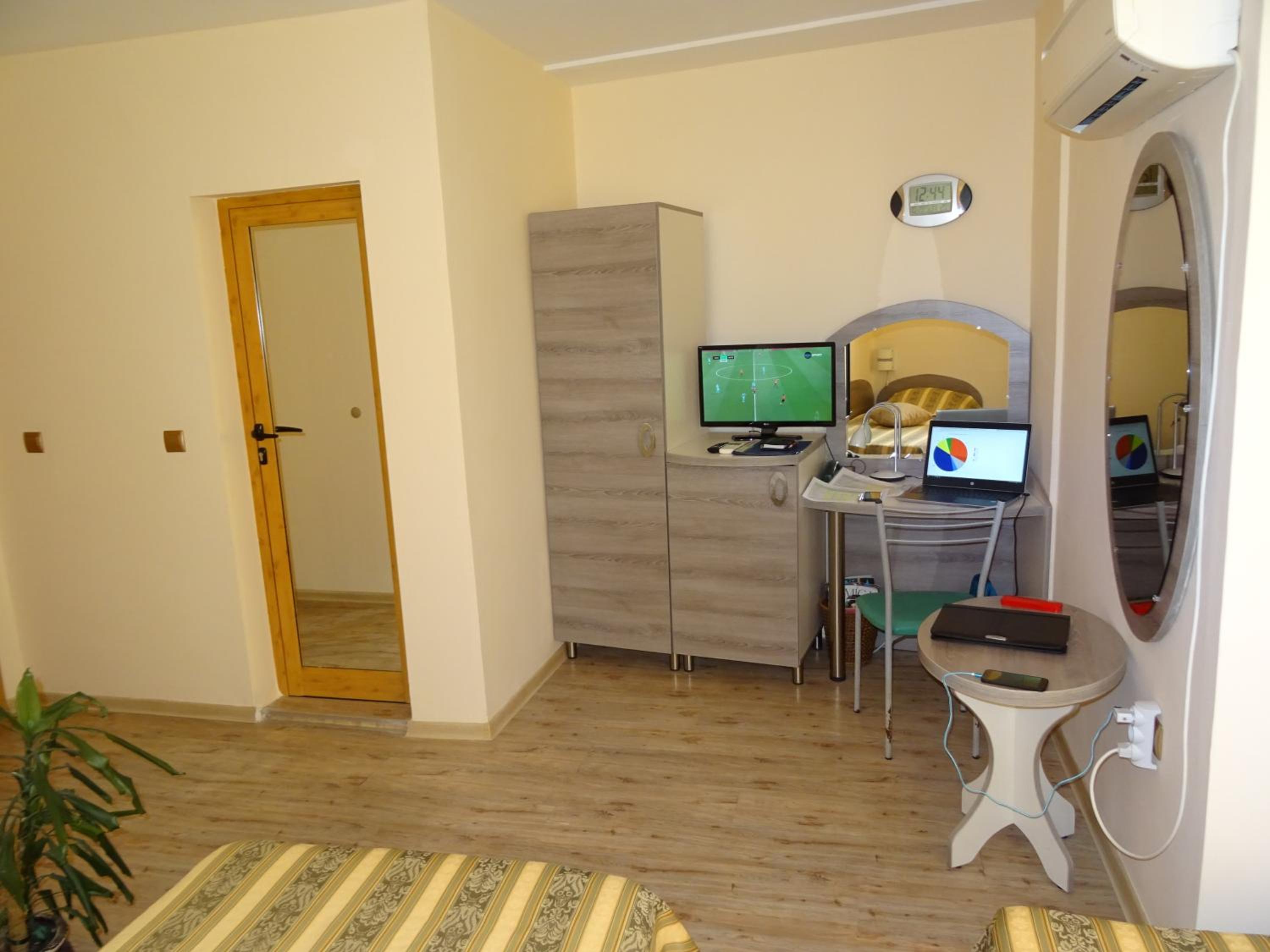 Double or Twin Room - Photo 28