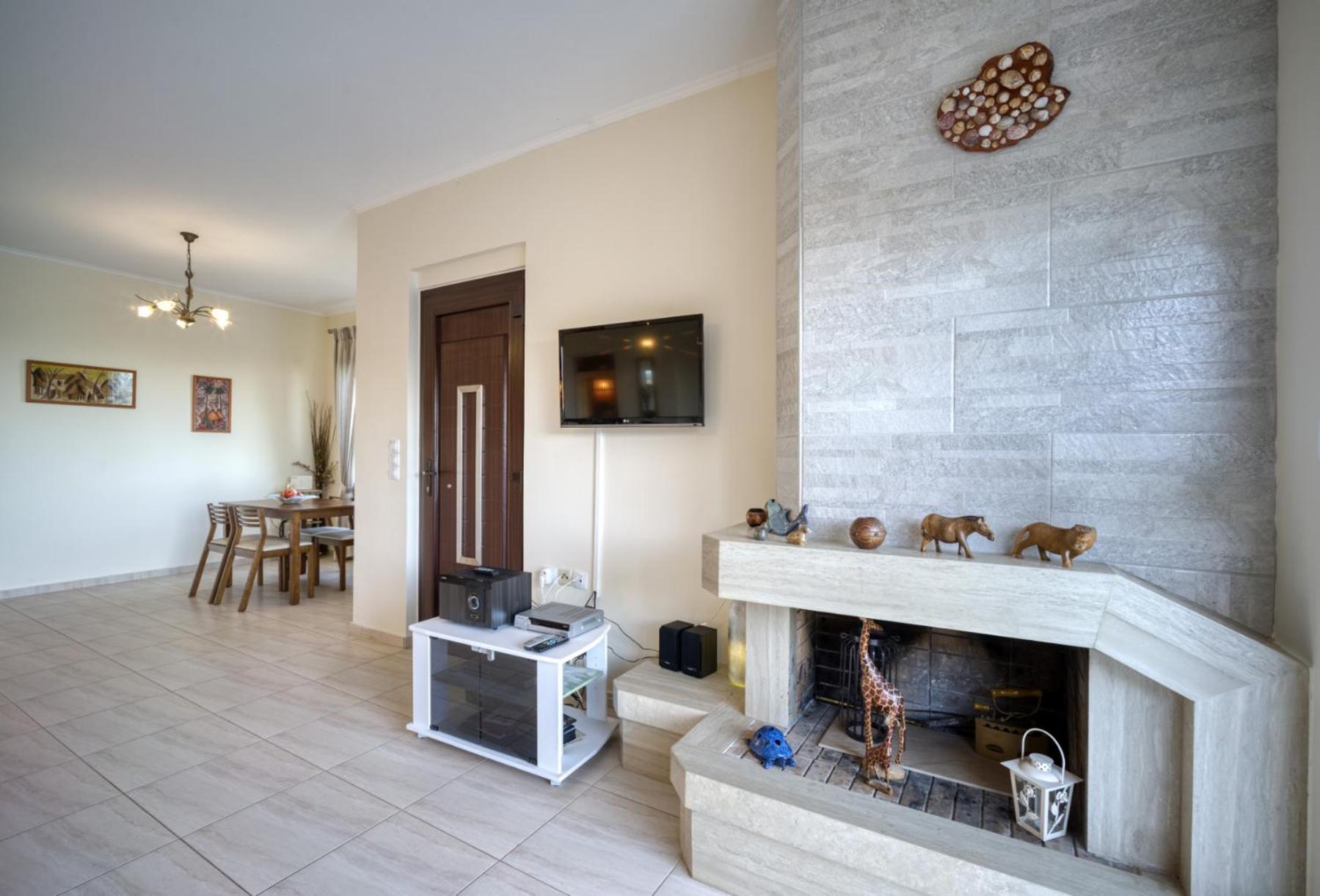 Three-Bedroom Villa with Private Pool - Photo 31