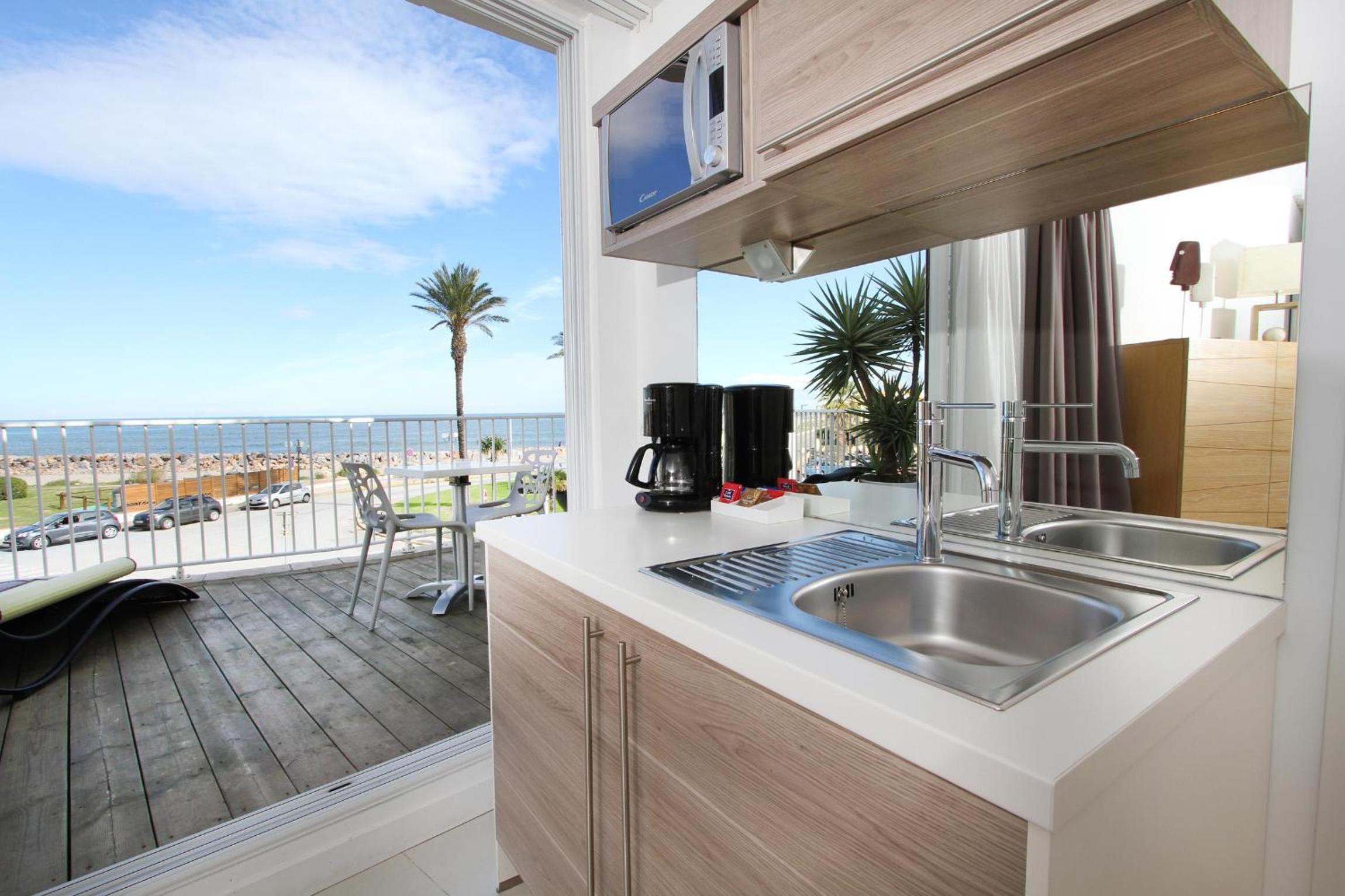 Suite with harbor or sea view - Photo 6