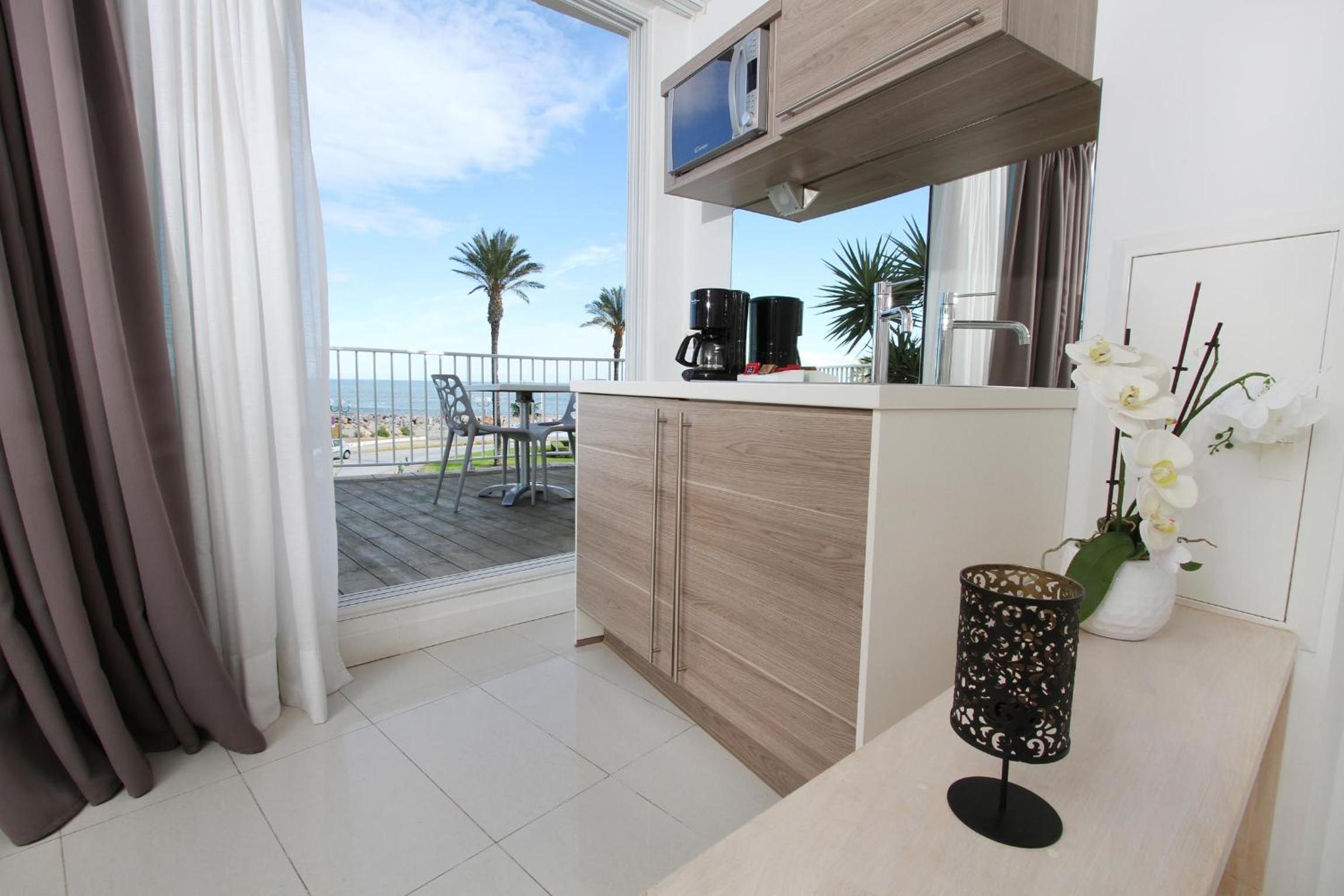 Suite with harbor or sea view - Photo 8