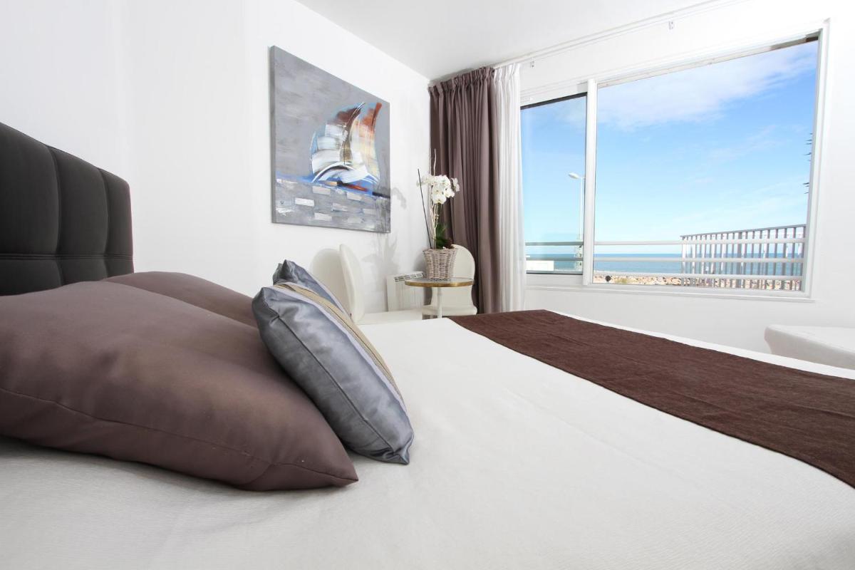 Suite with harbor or sea view - Photo 9