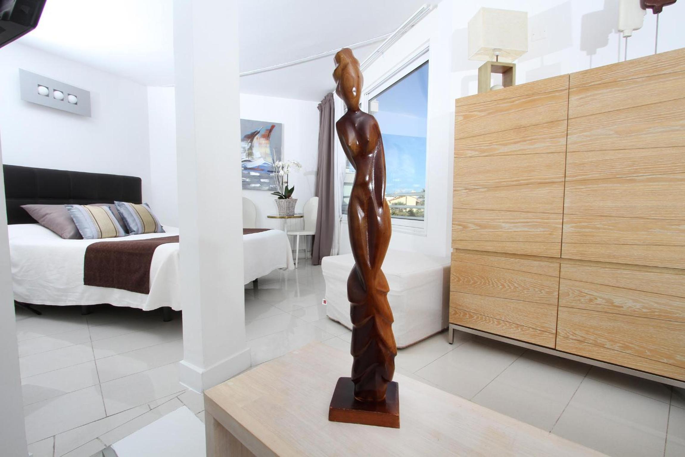 Suite with harbor or sea view - Photo 10