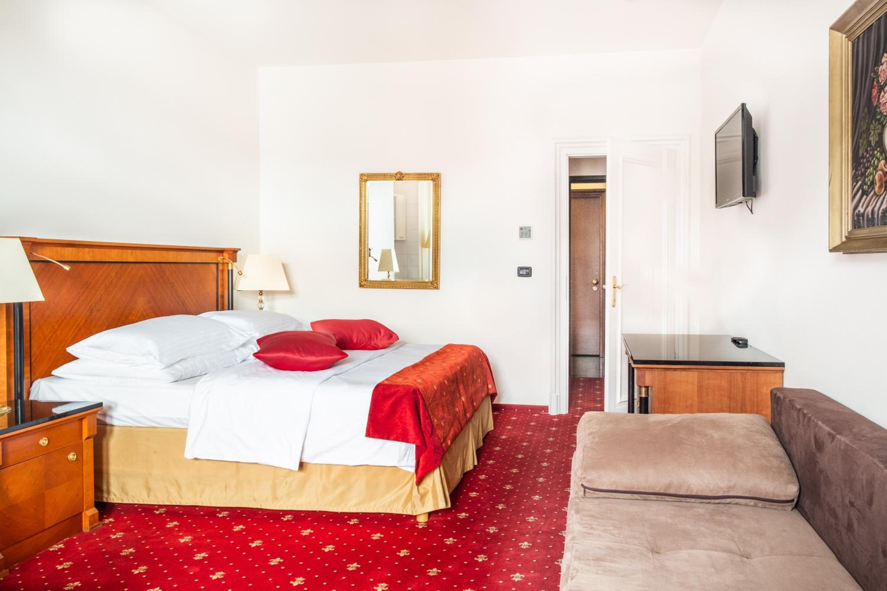 Double or Twin Room - Photo 1