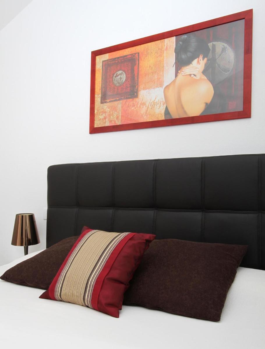 Duplex Apartment with View - Photo 9