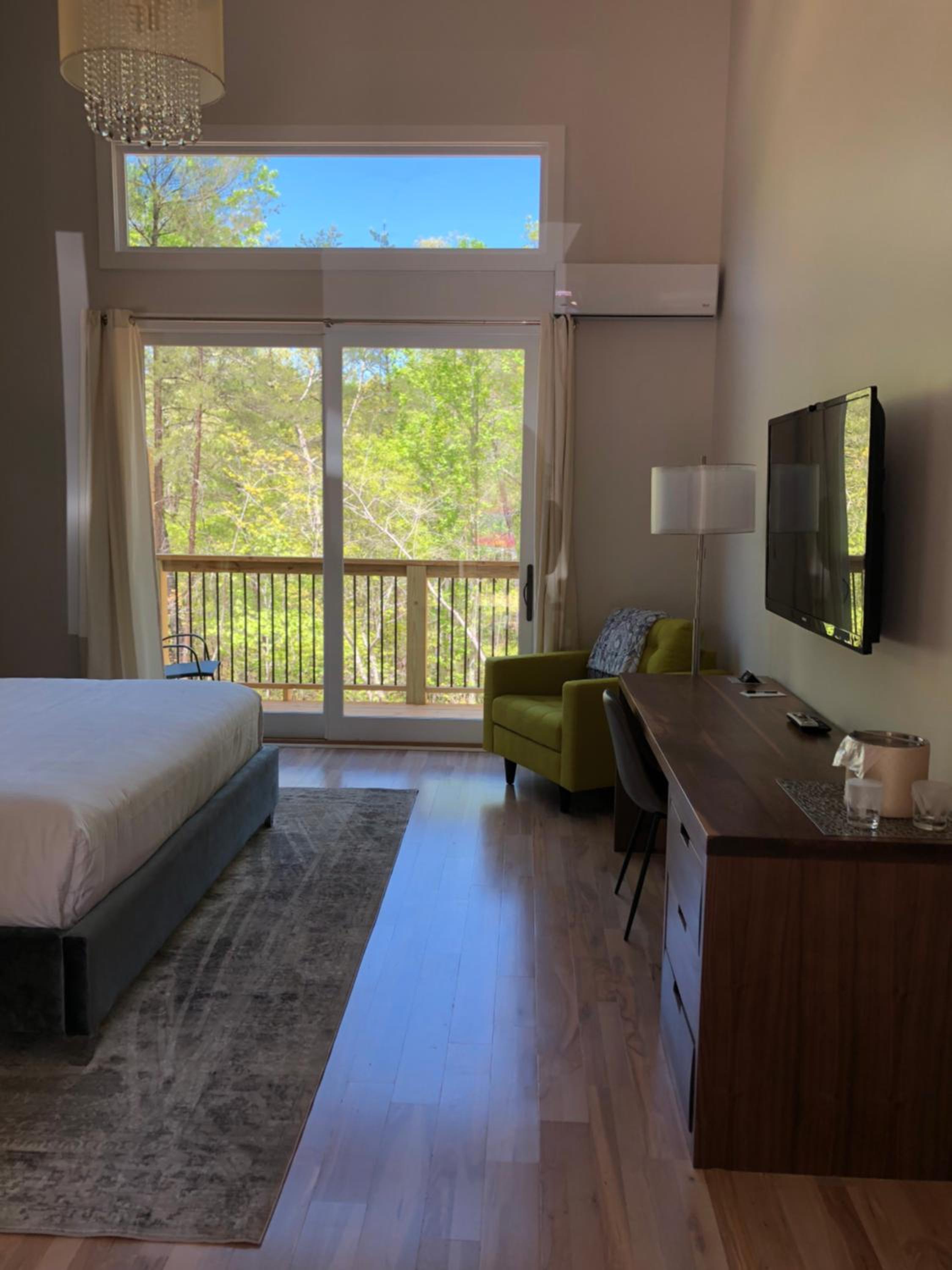 Deluxe King Suite