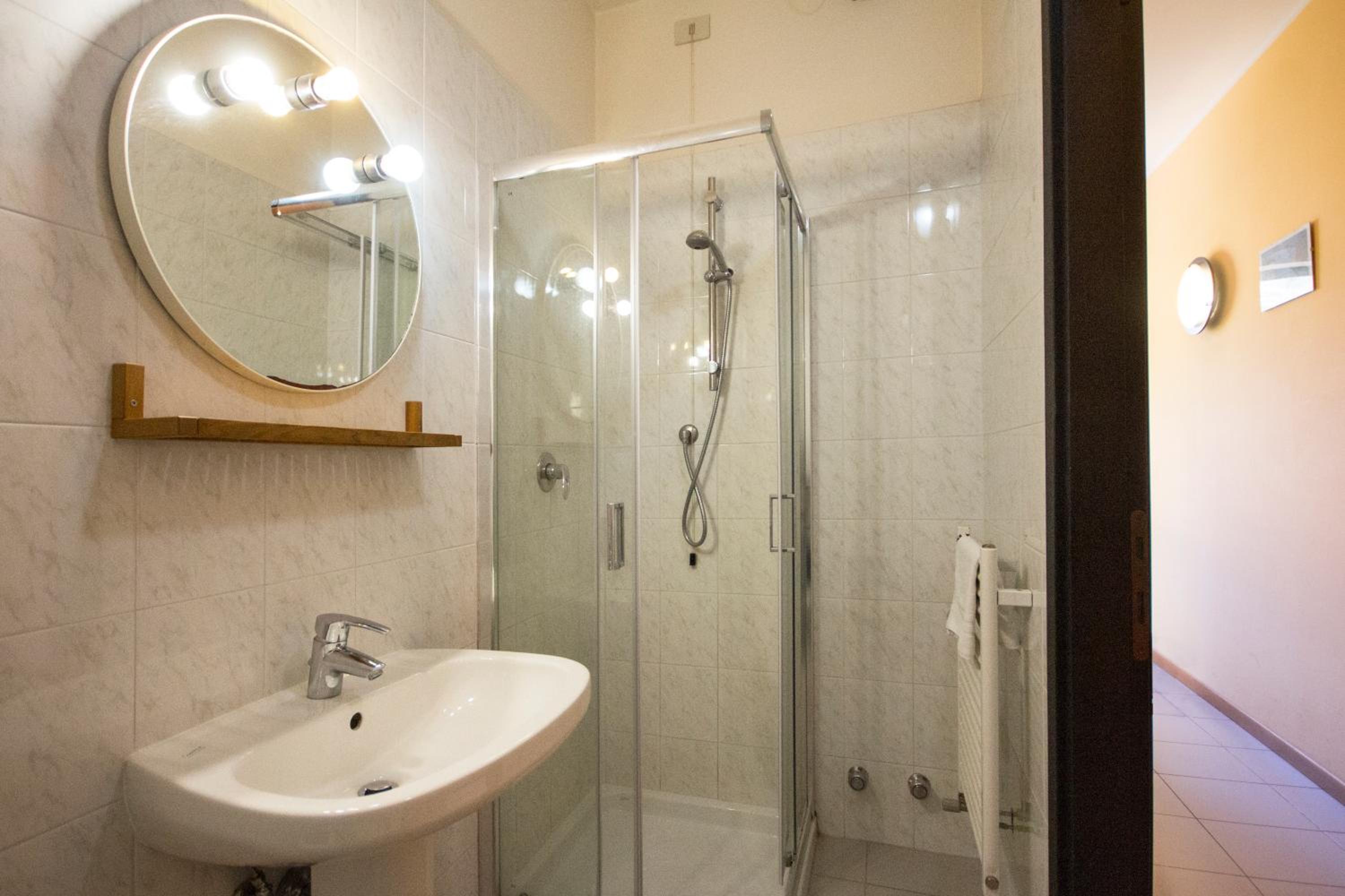 Double Room - Photo 3