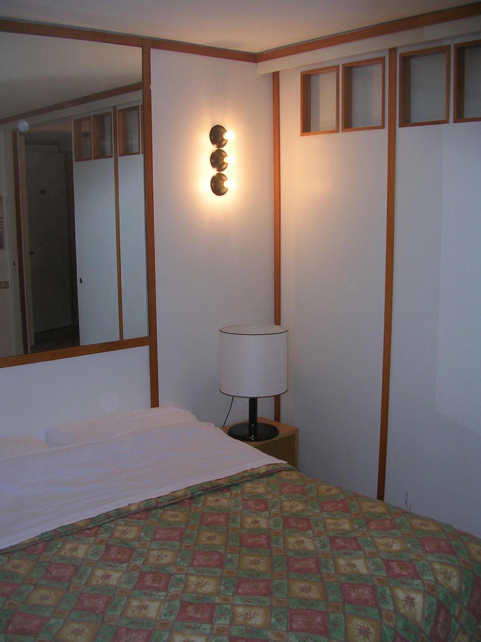 One-Bedroom Apartment (4 Adults) - Photo 9