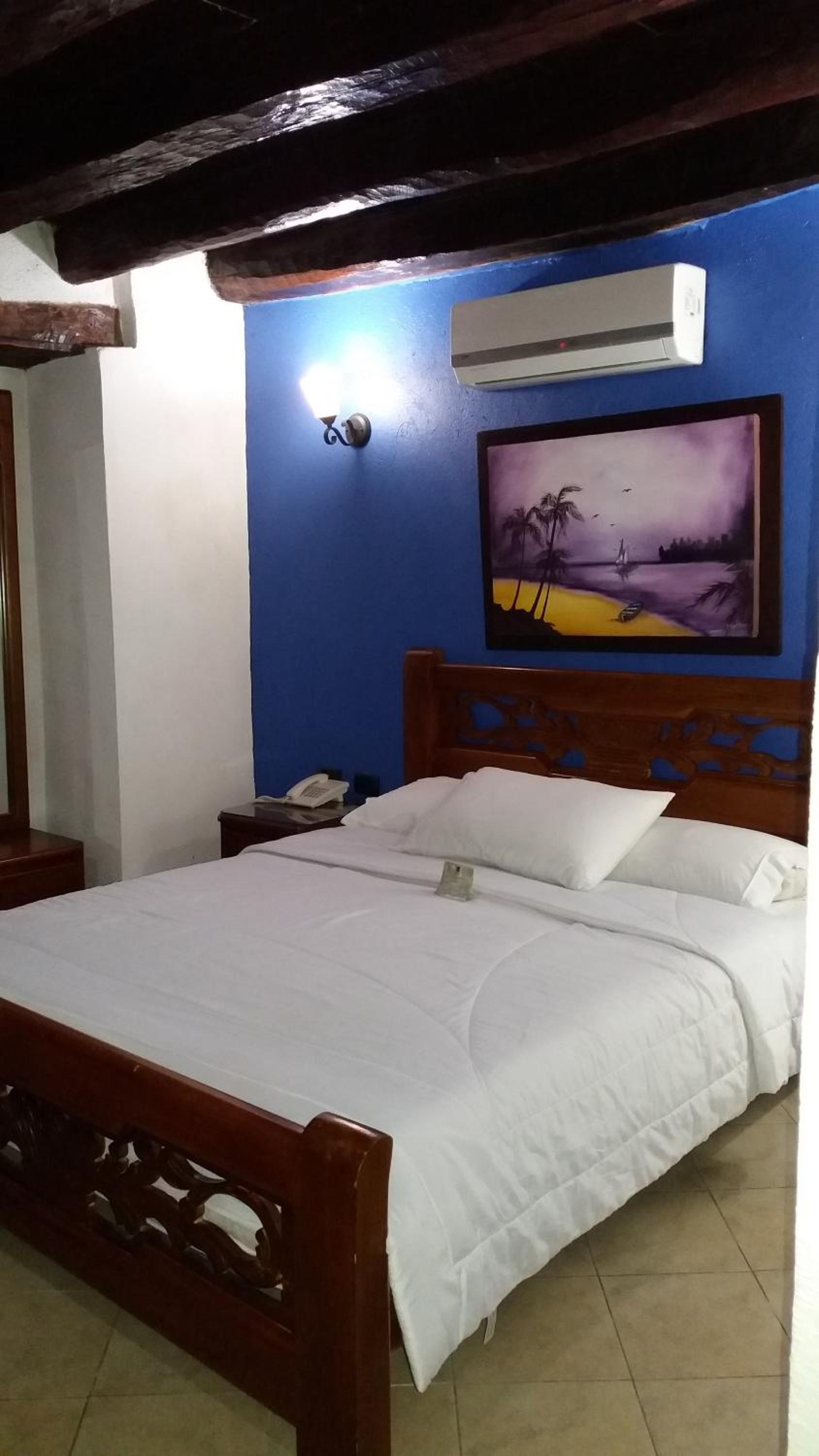 Standard Double Room - Photo 7