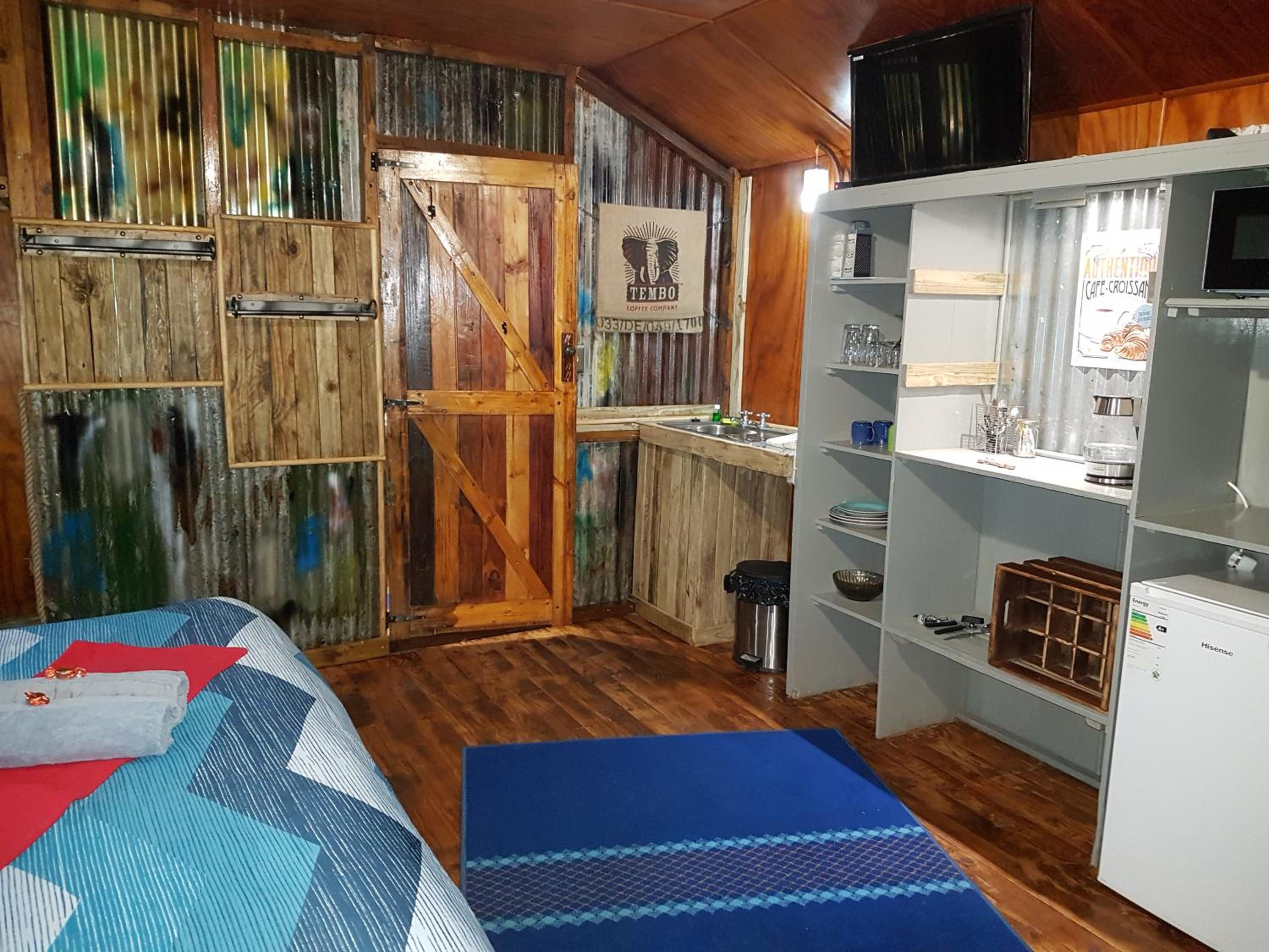 Apartment with Balcony - Photo 7