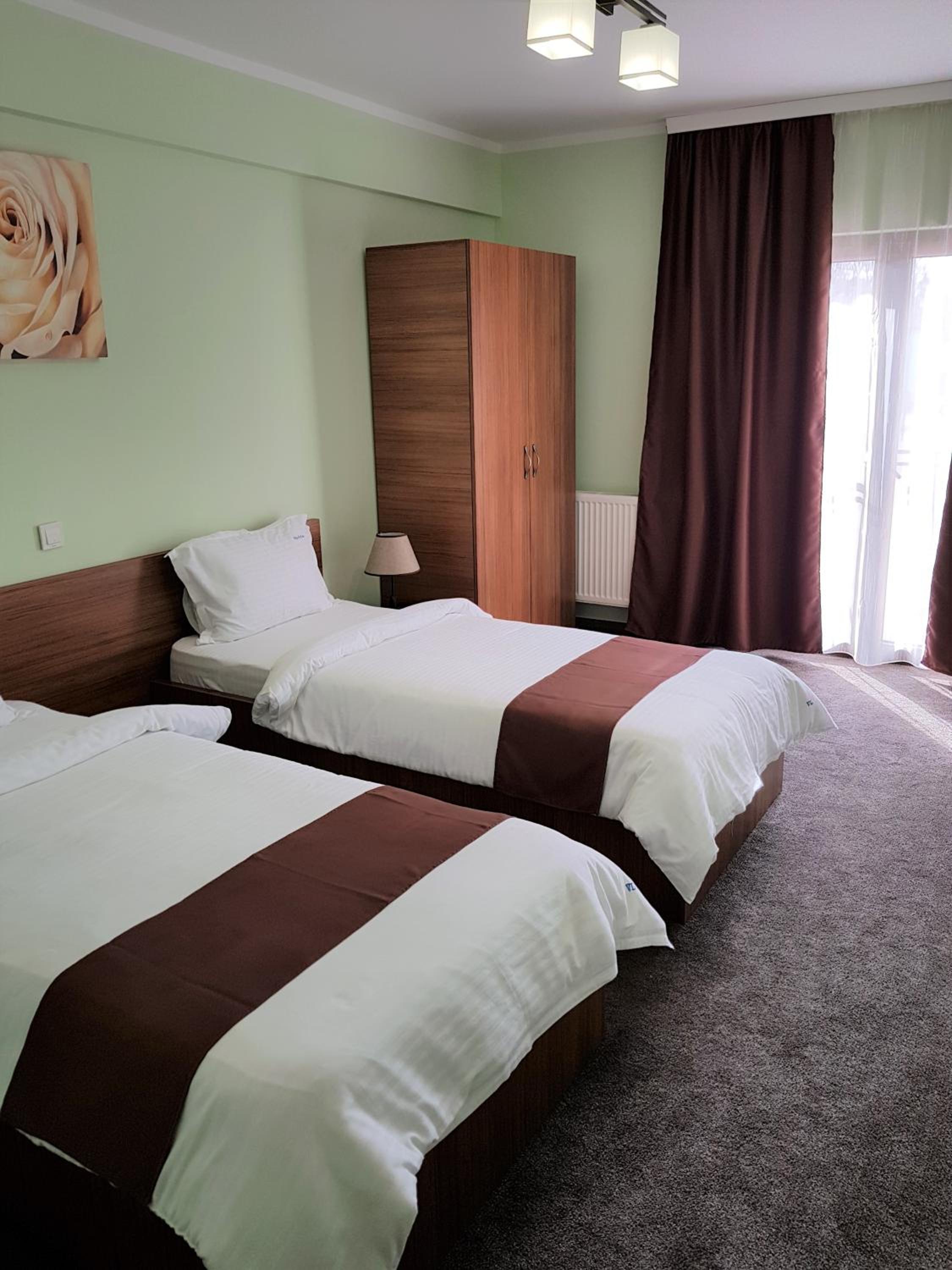 Deluxe Twin Room - Photo 1