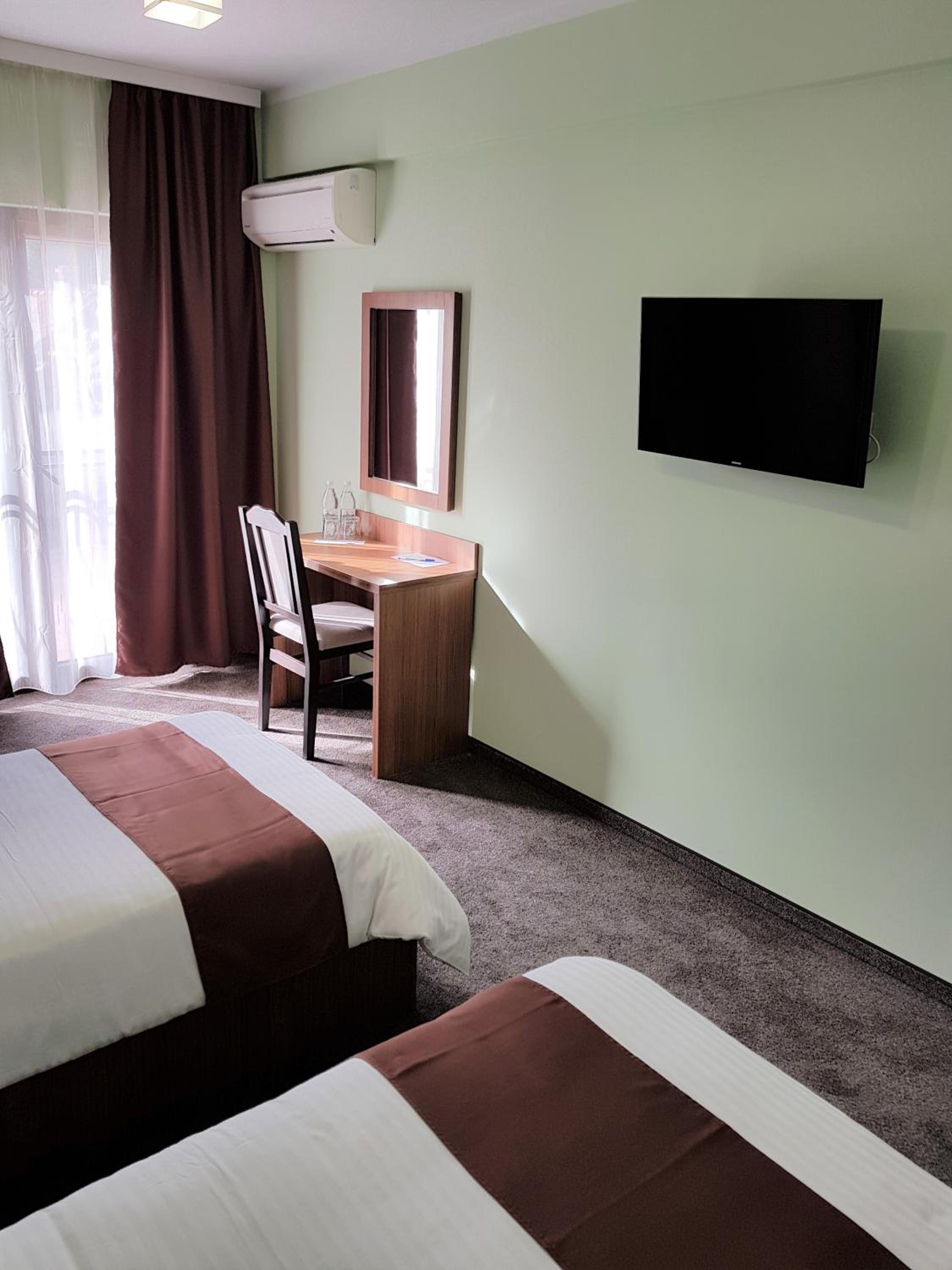 Deluxe Twin Room - Photo 2