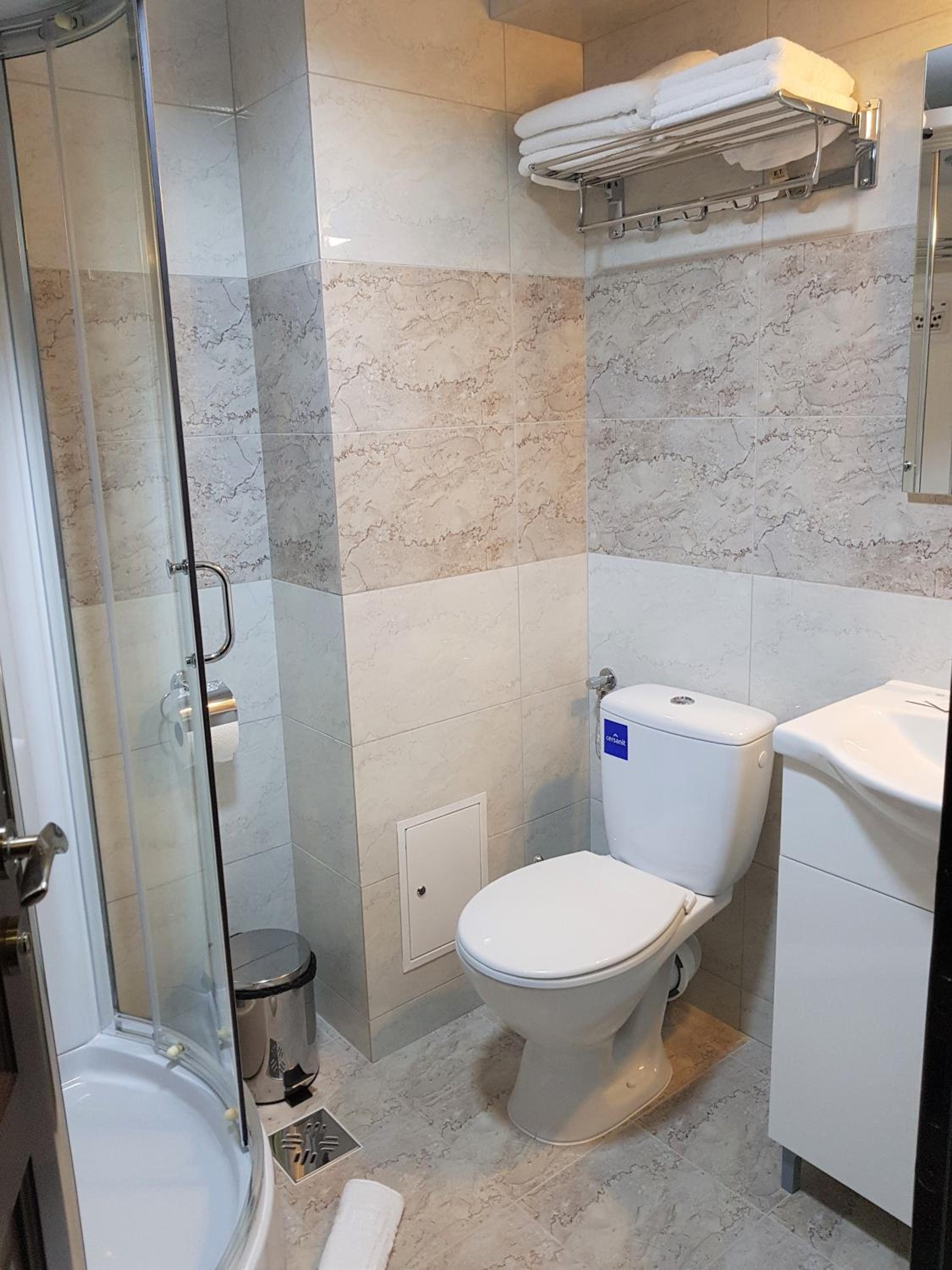 Deluxe Twin Room - Photo 10