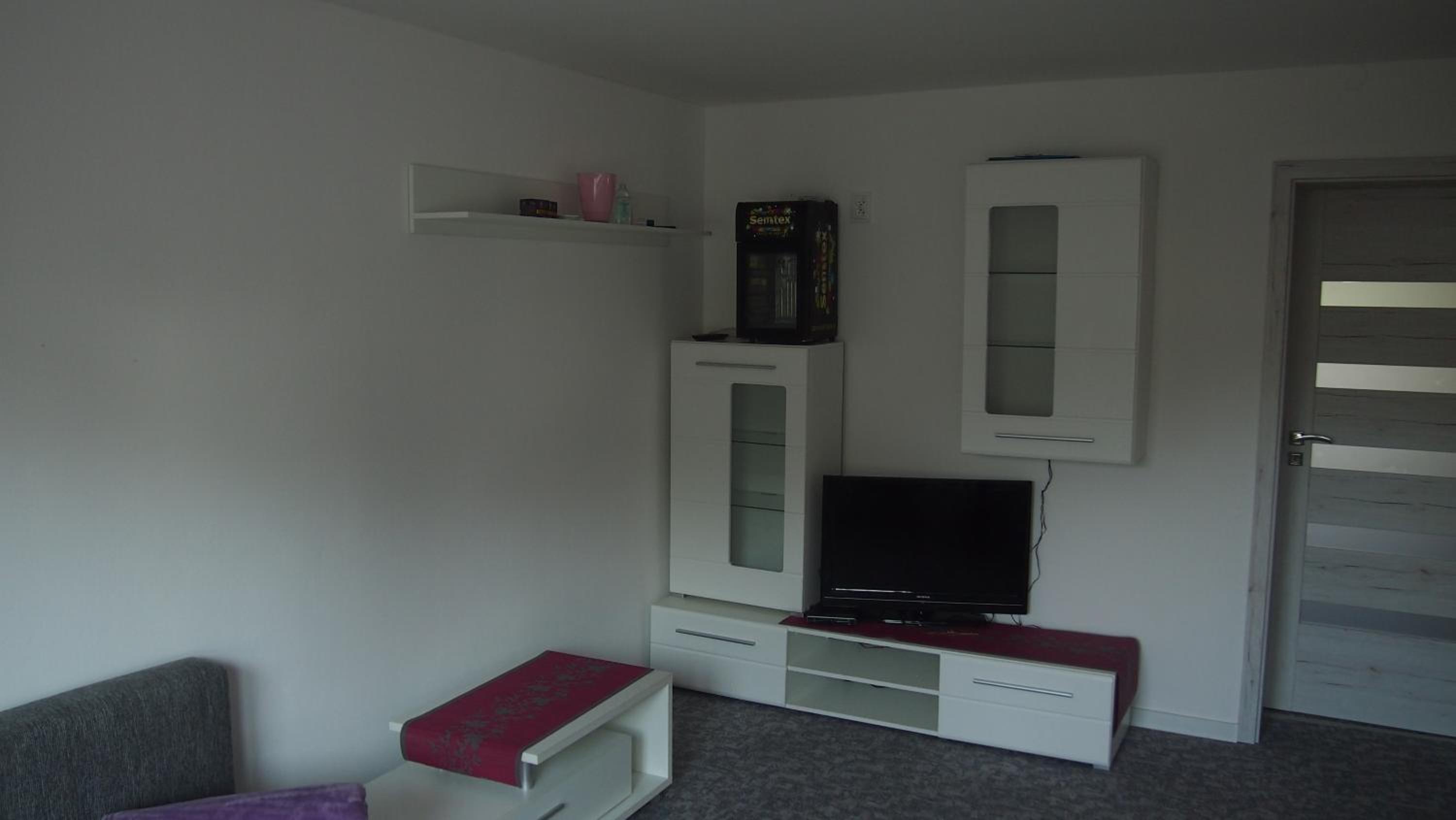 One-Bedroom Apartment - Photo 1