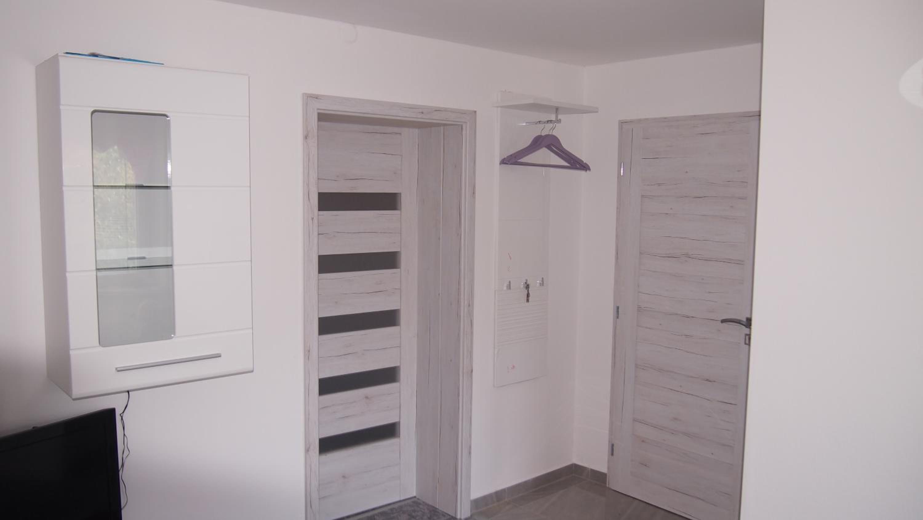 One-Bedroom Apartment - Photo 11