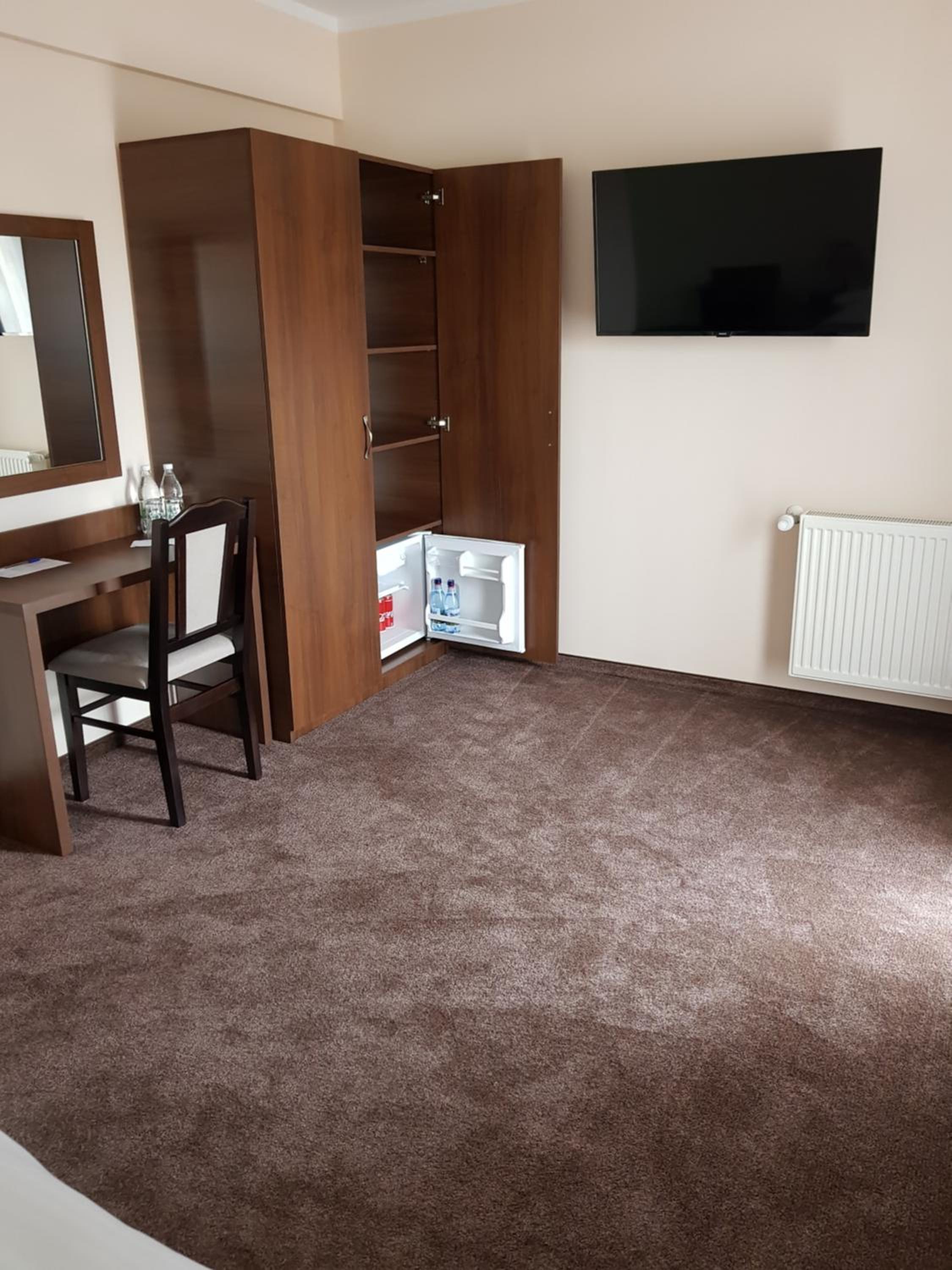 Deluxe Double Room with Balcony - Photo 7