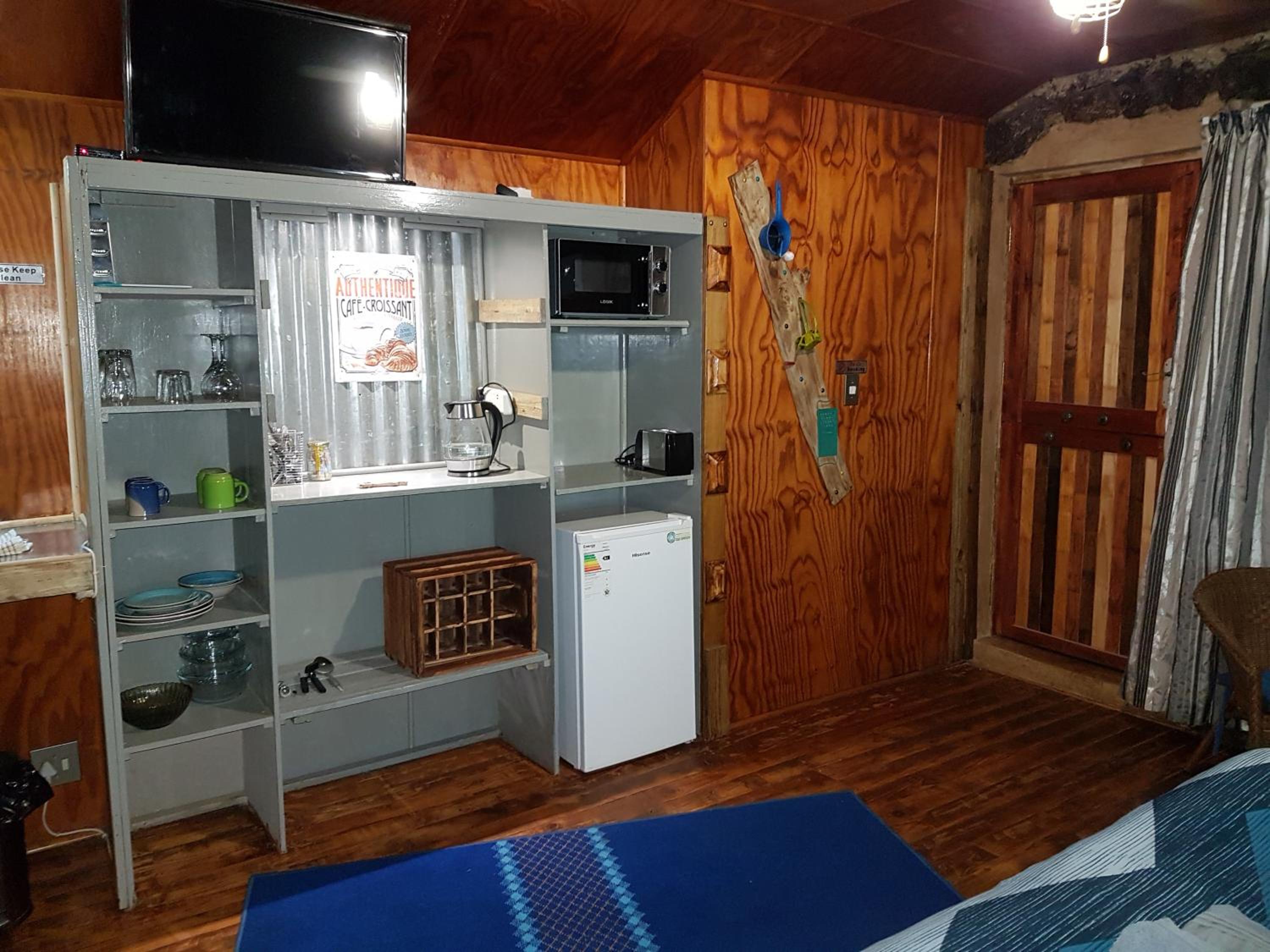 Apartment with Balcony - Photo 2