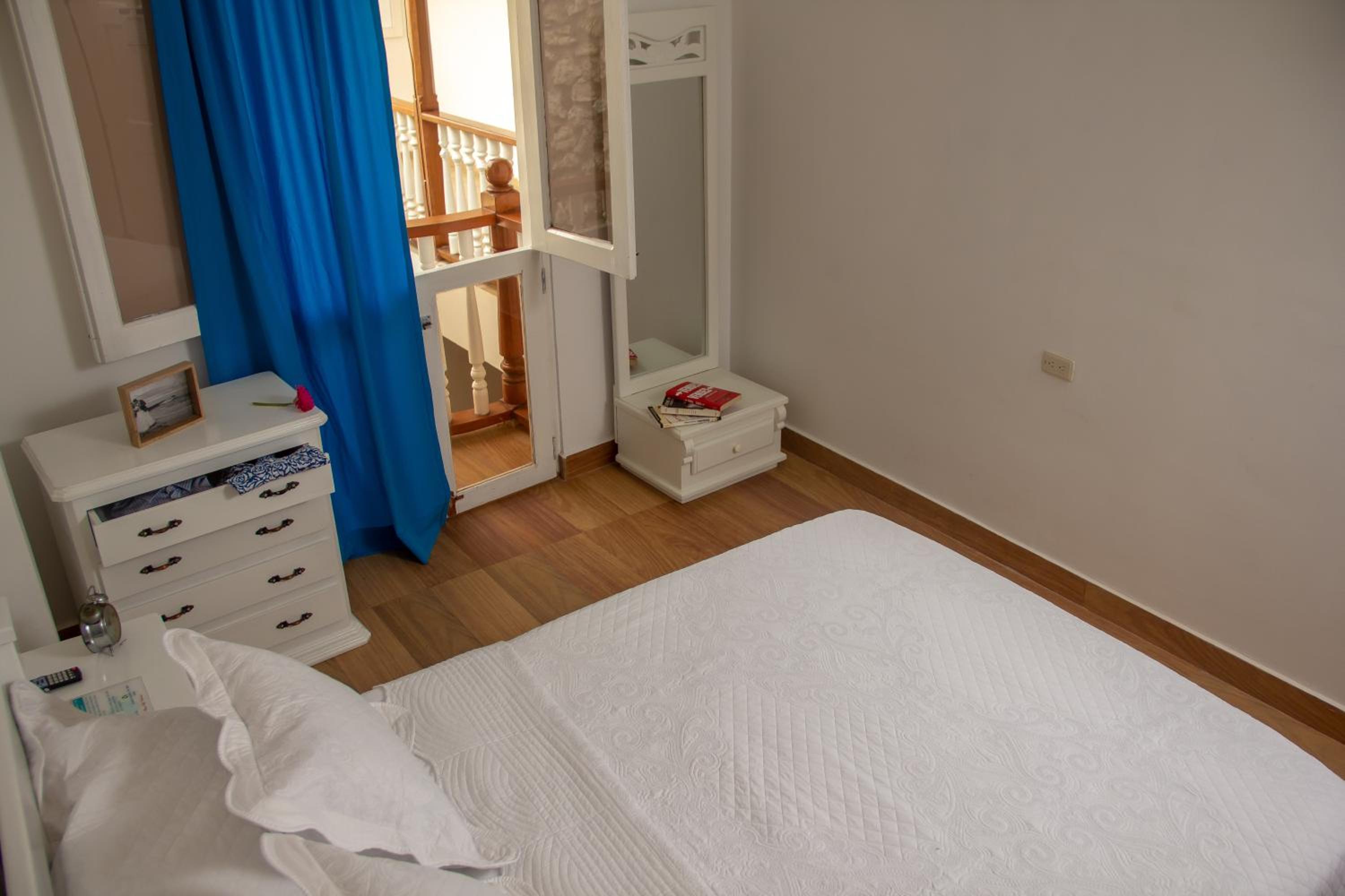 Standard Double Room - Photo 5