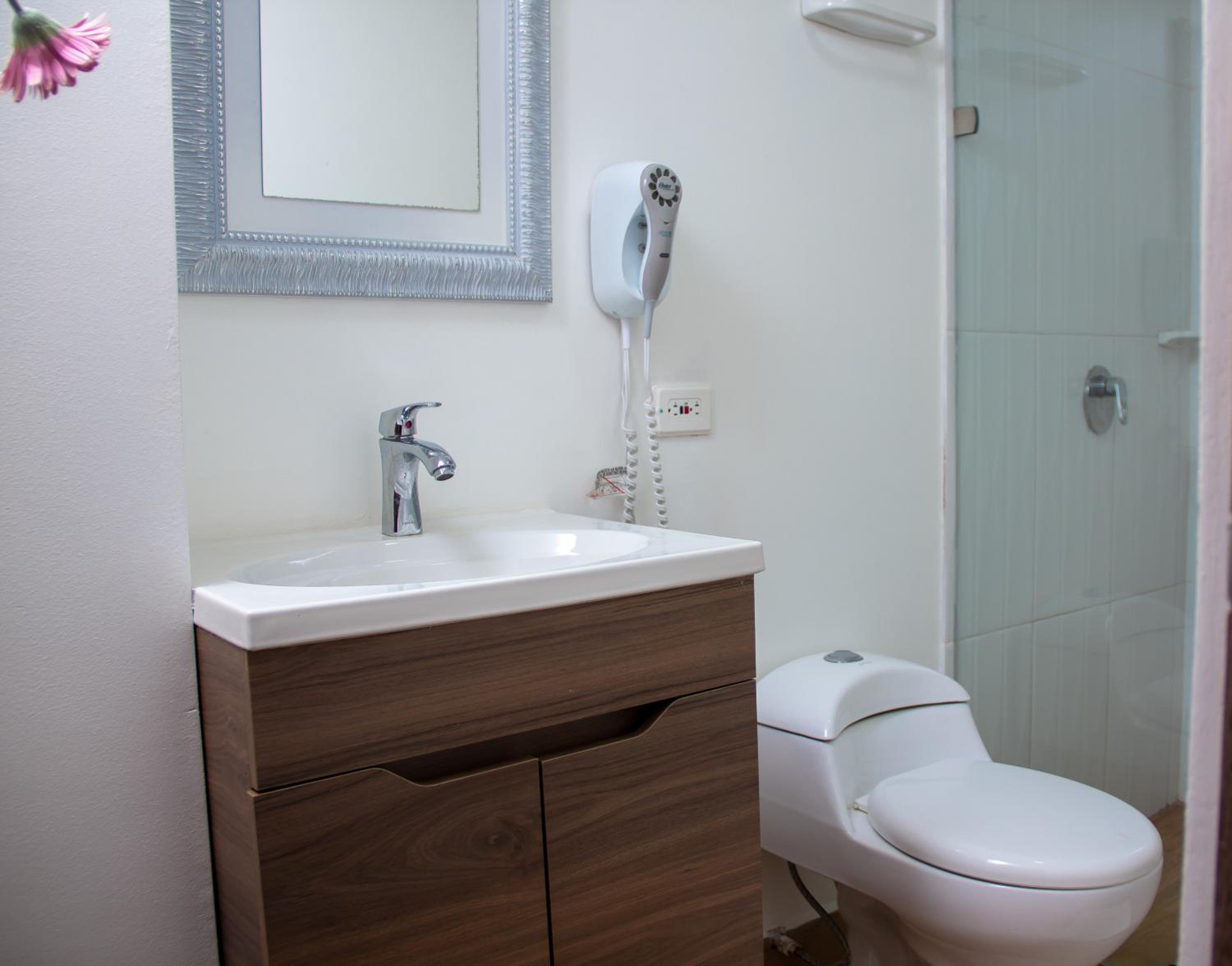 Standard Double Room - Photo 6