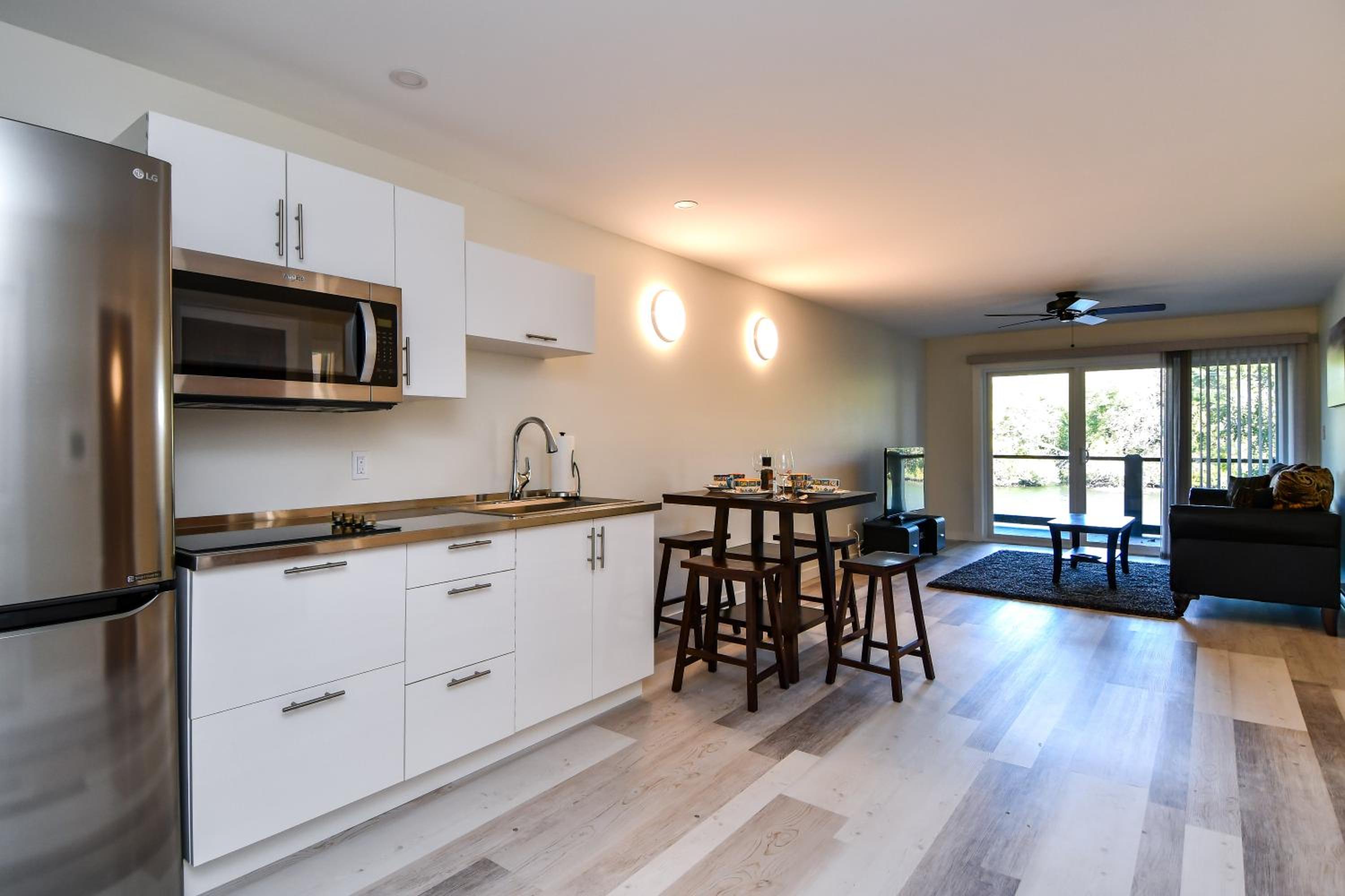 Two-Bedroom Apartment - Photo 2