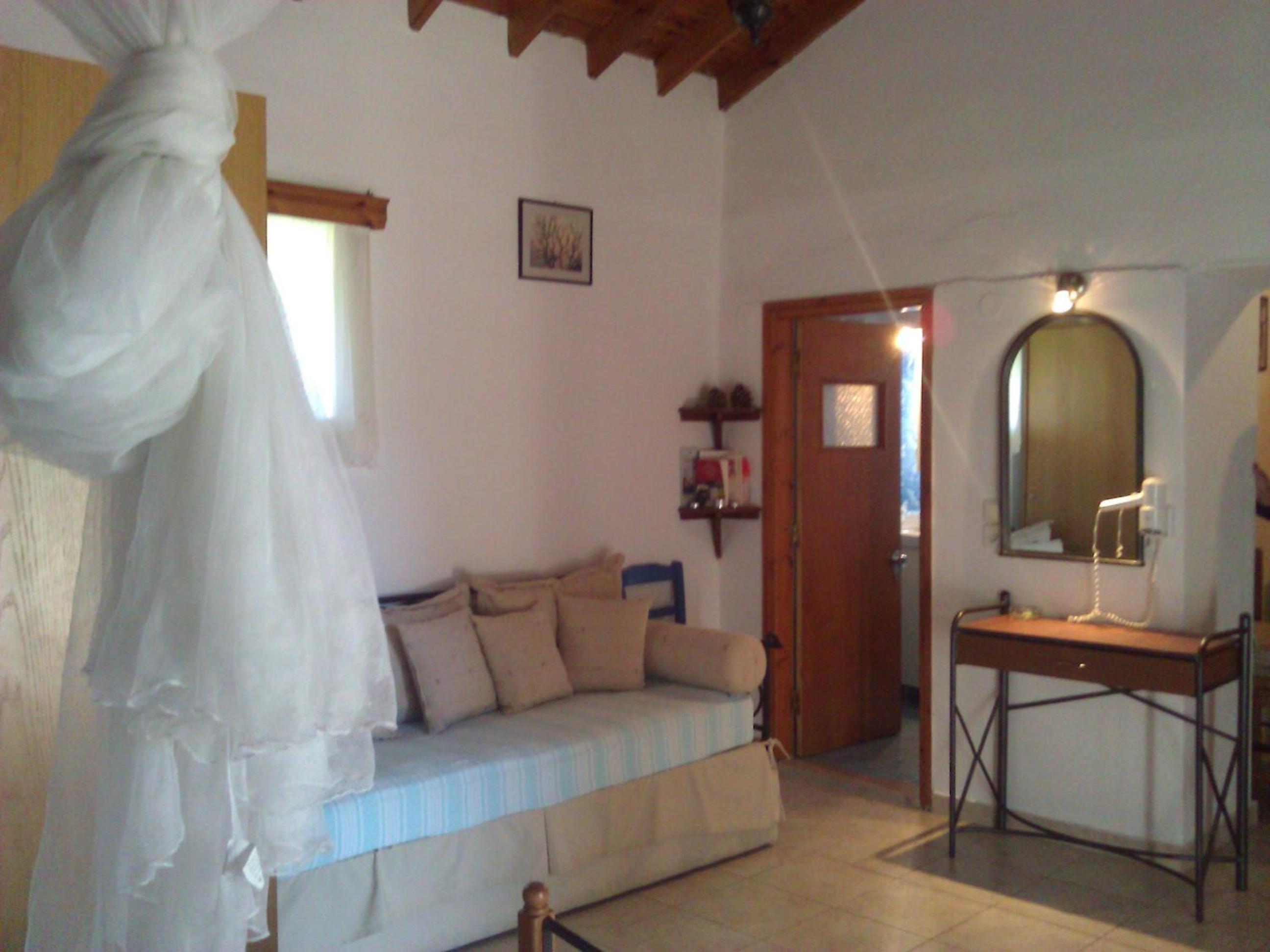 Studio (2 Adults) - Photo 14