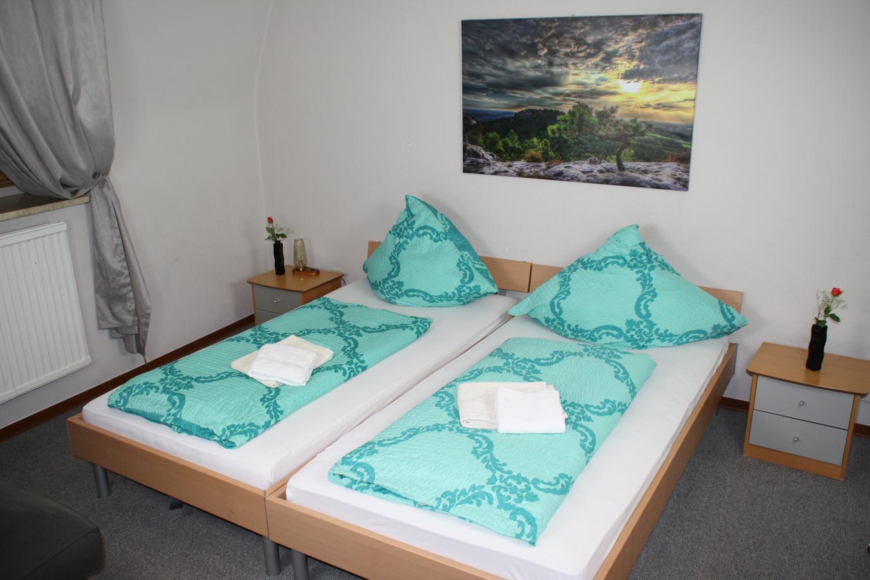 Triple Room with Bath - Photo 4