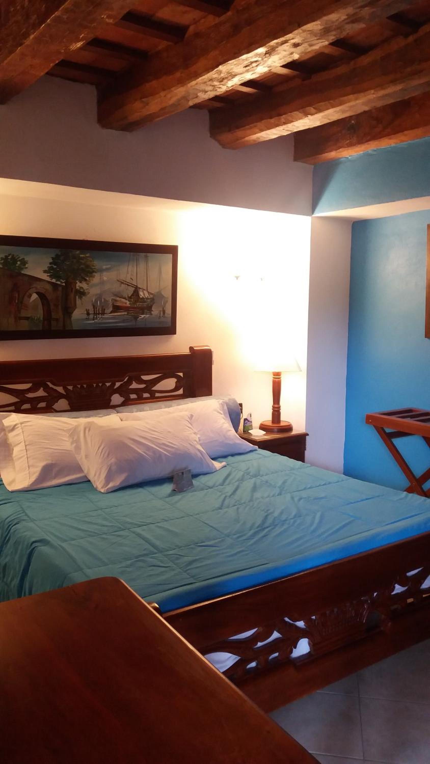 Standard Double Room - Photo 12