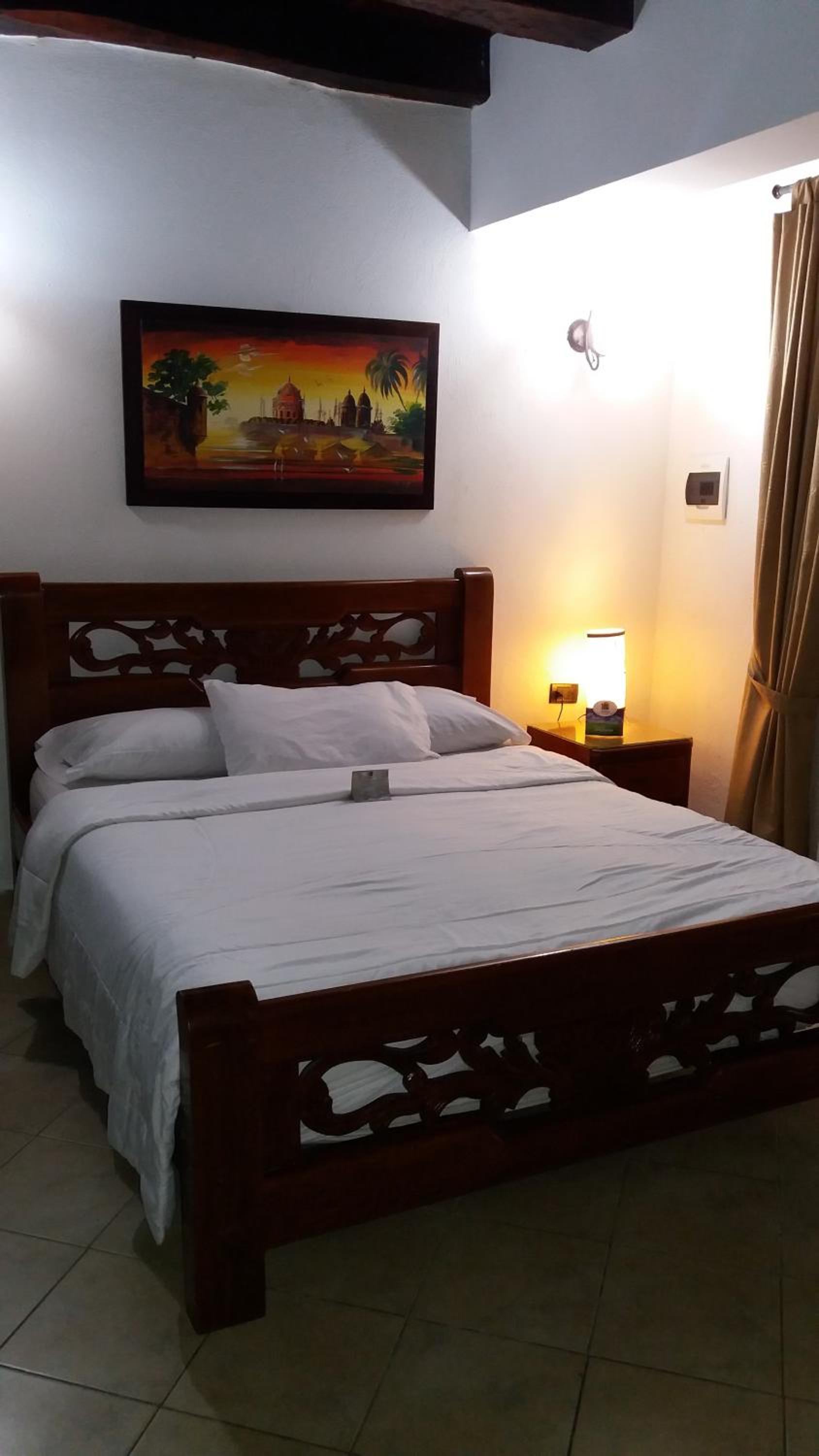 Standard Double Room - Photo 9