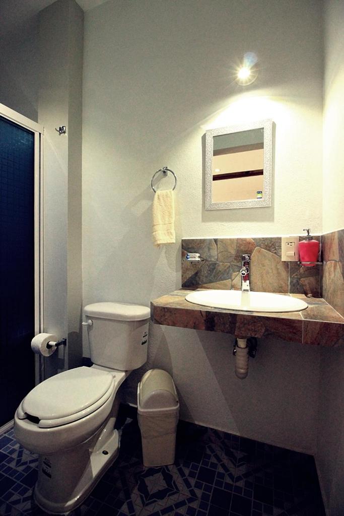 Double Room - Photo 7