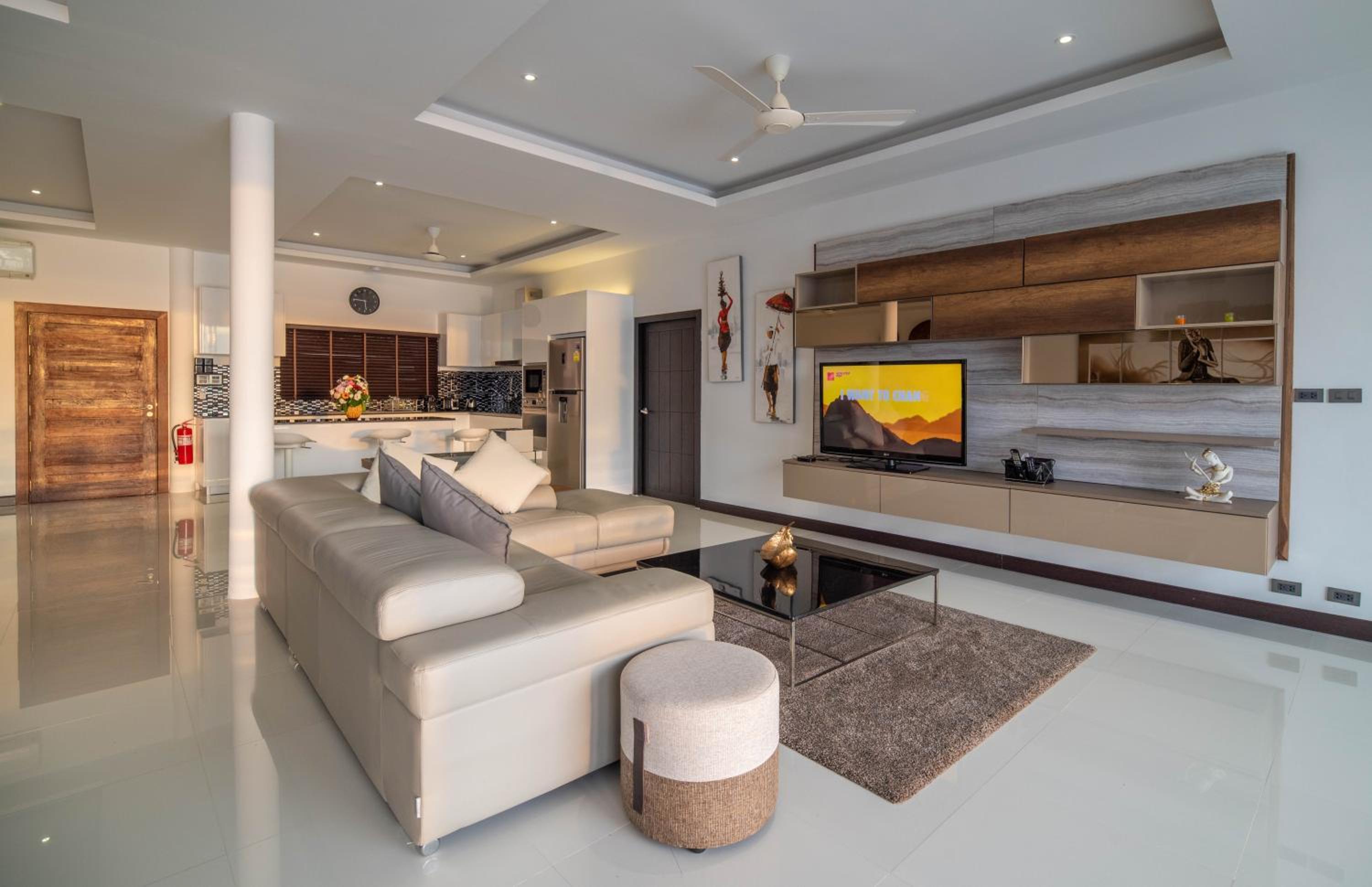 Three-Bedroom Villa photo 2