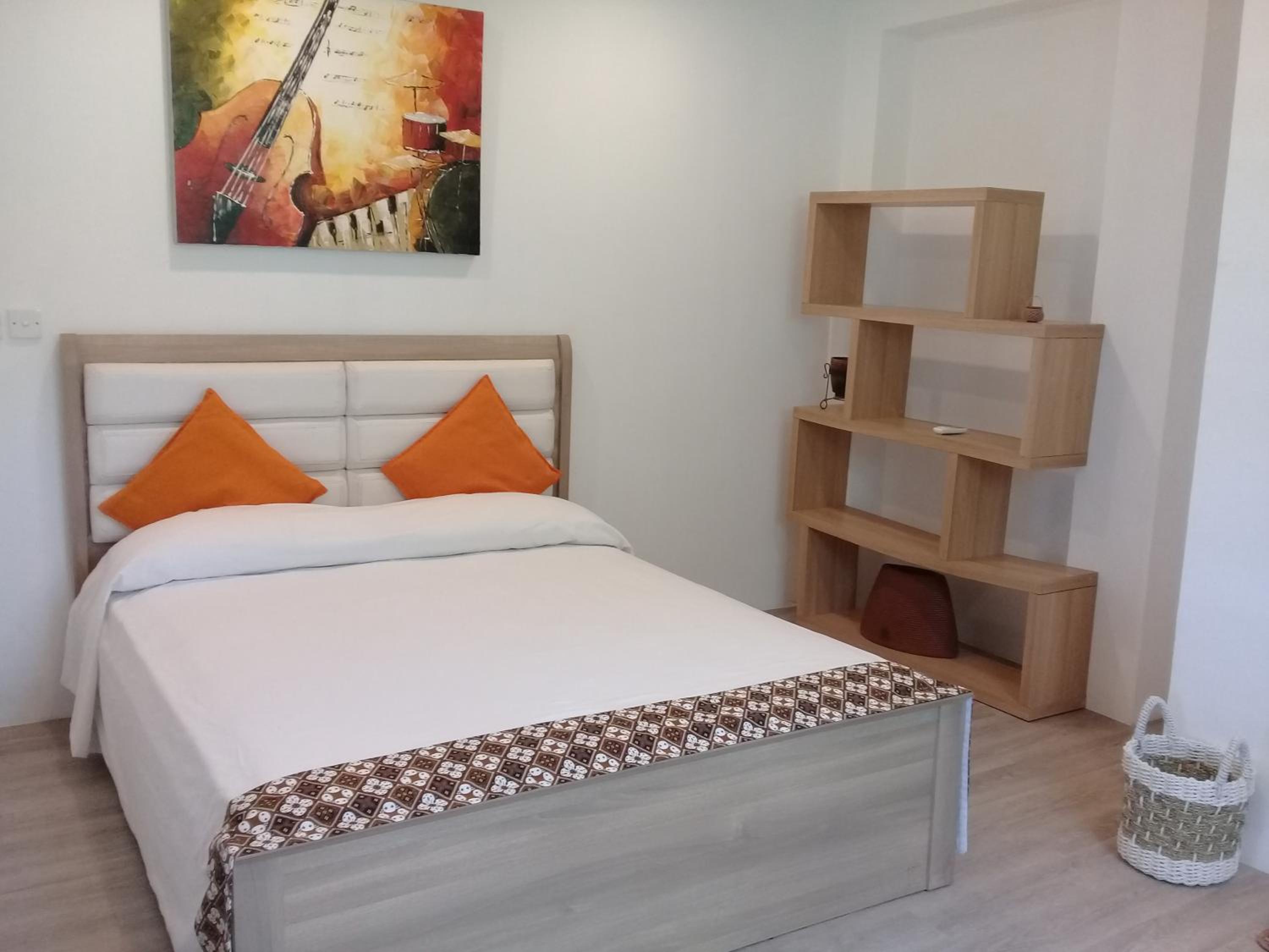 Apartment with Sea View - Photo 9