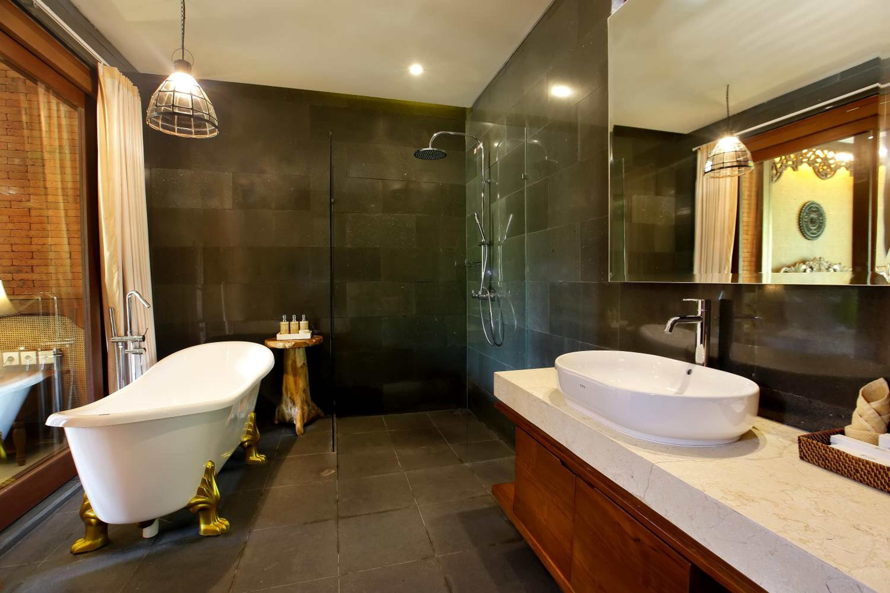 Junior Suite Pool View Room with Free Daily Afternoon Tea - Photo 2