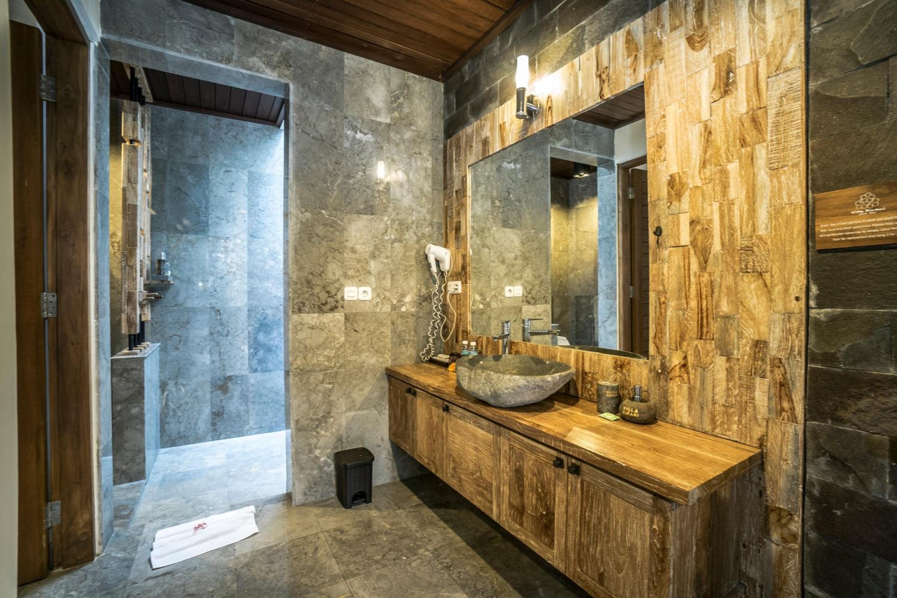 One-Bedroom Private Pool Villa - Photo 8