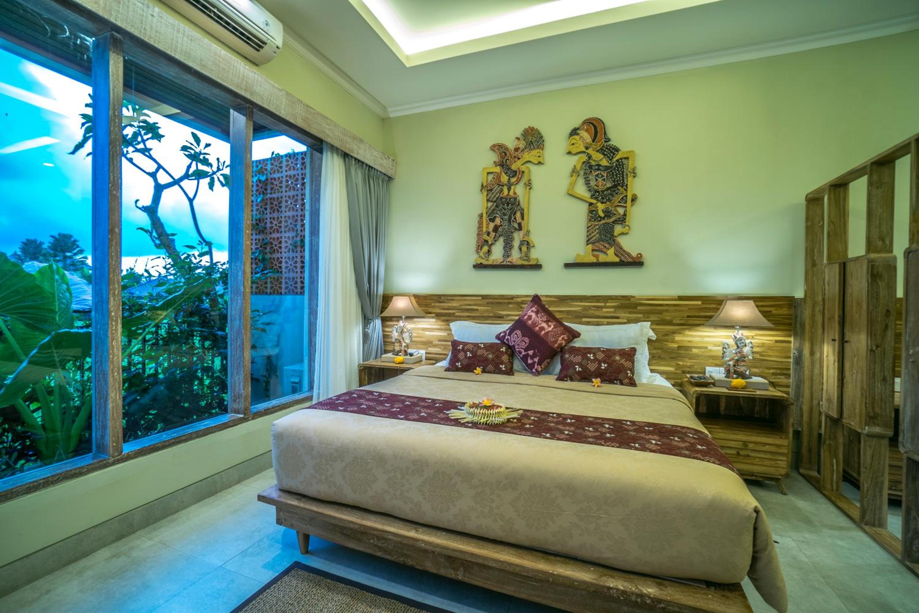 Deluxe King Suite - Photo 1