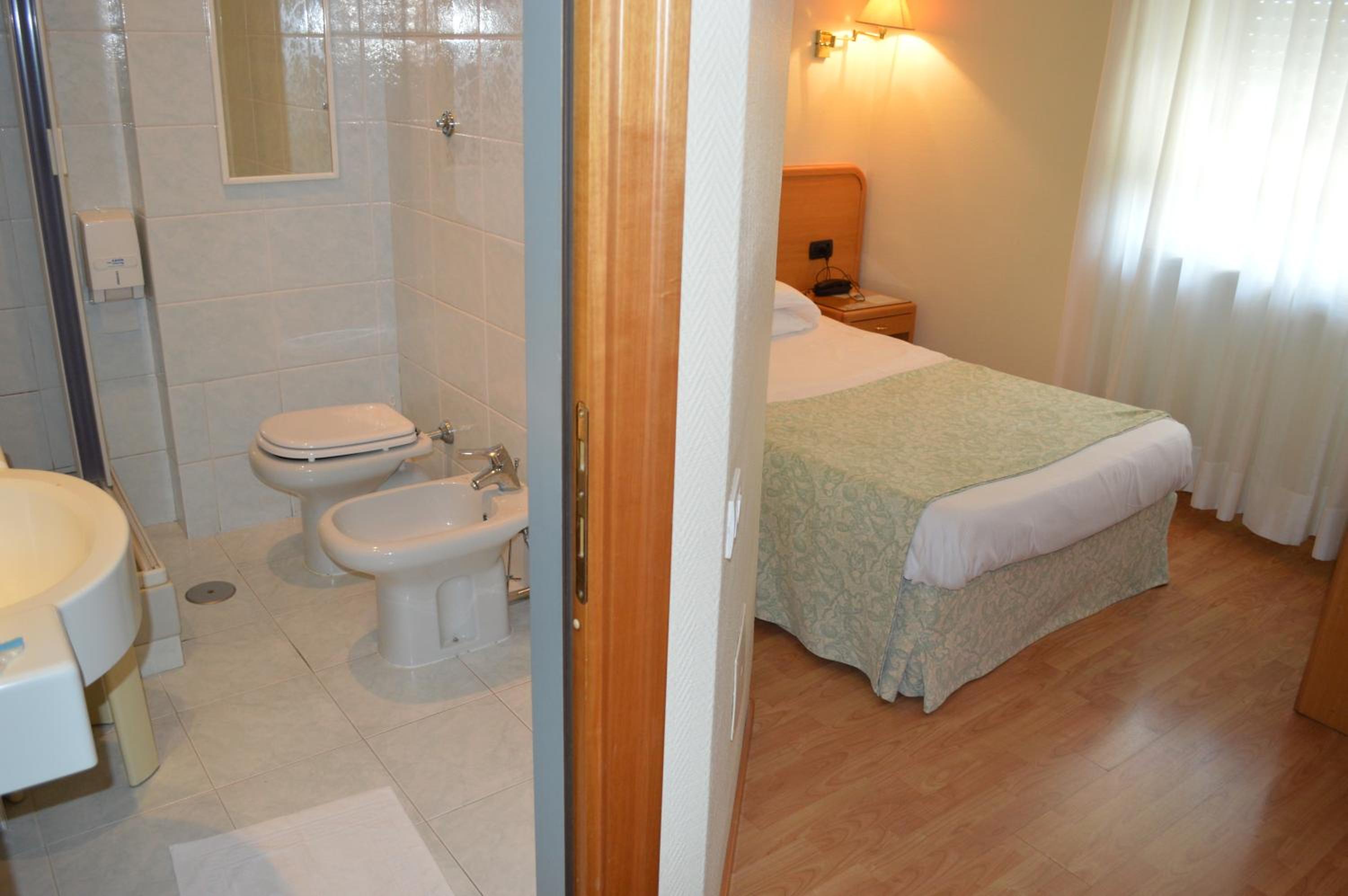 Single Room photo 2