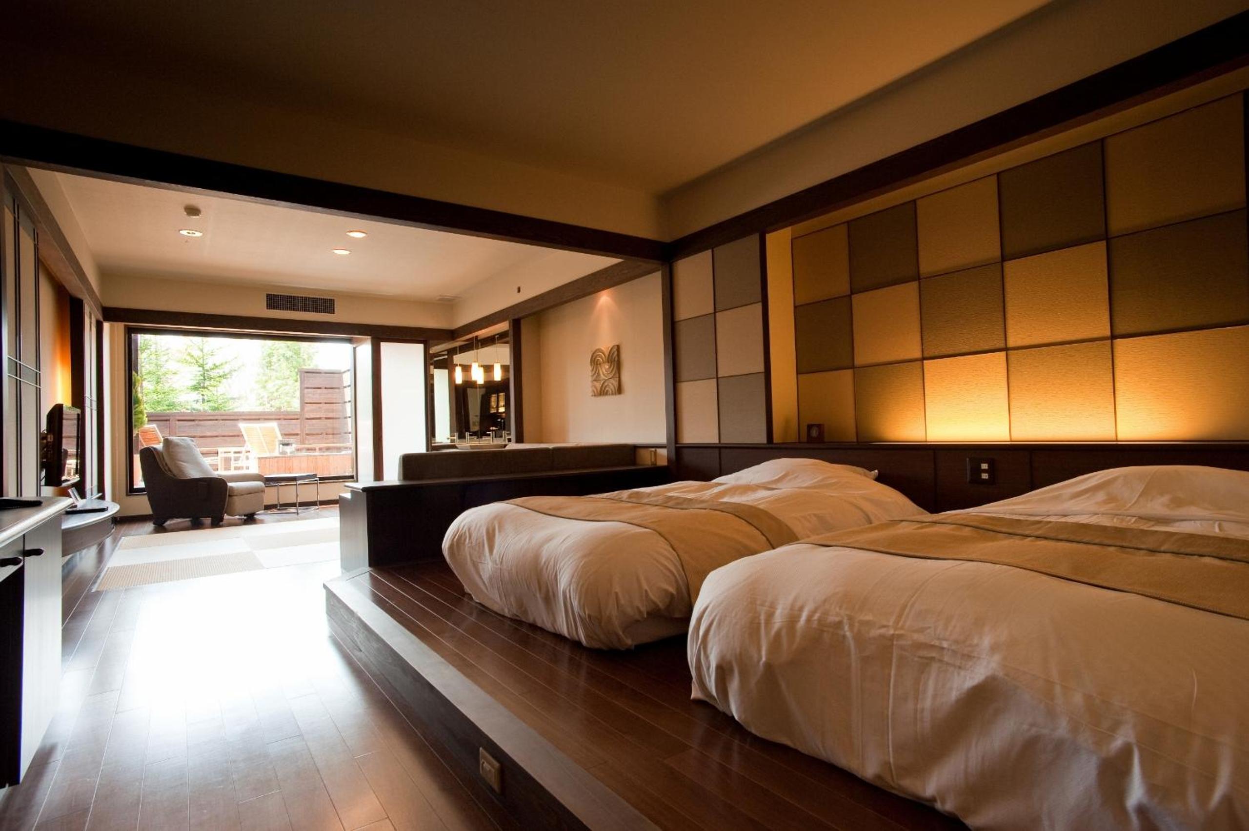 Room with Tatami Area and Onsen Open-Air Bath - Buffet Breakfast + Kaiseki Dinner Included - Photo 1