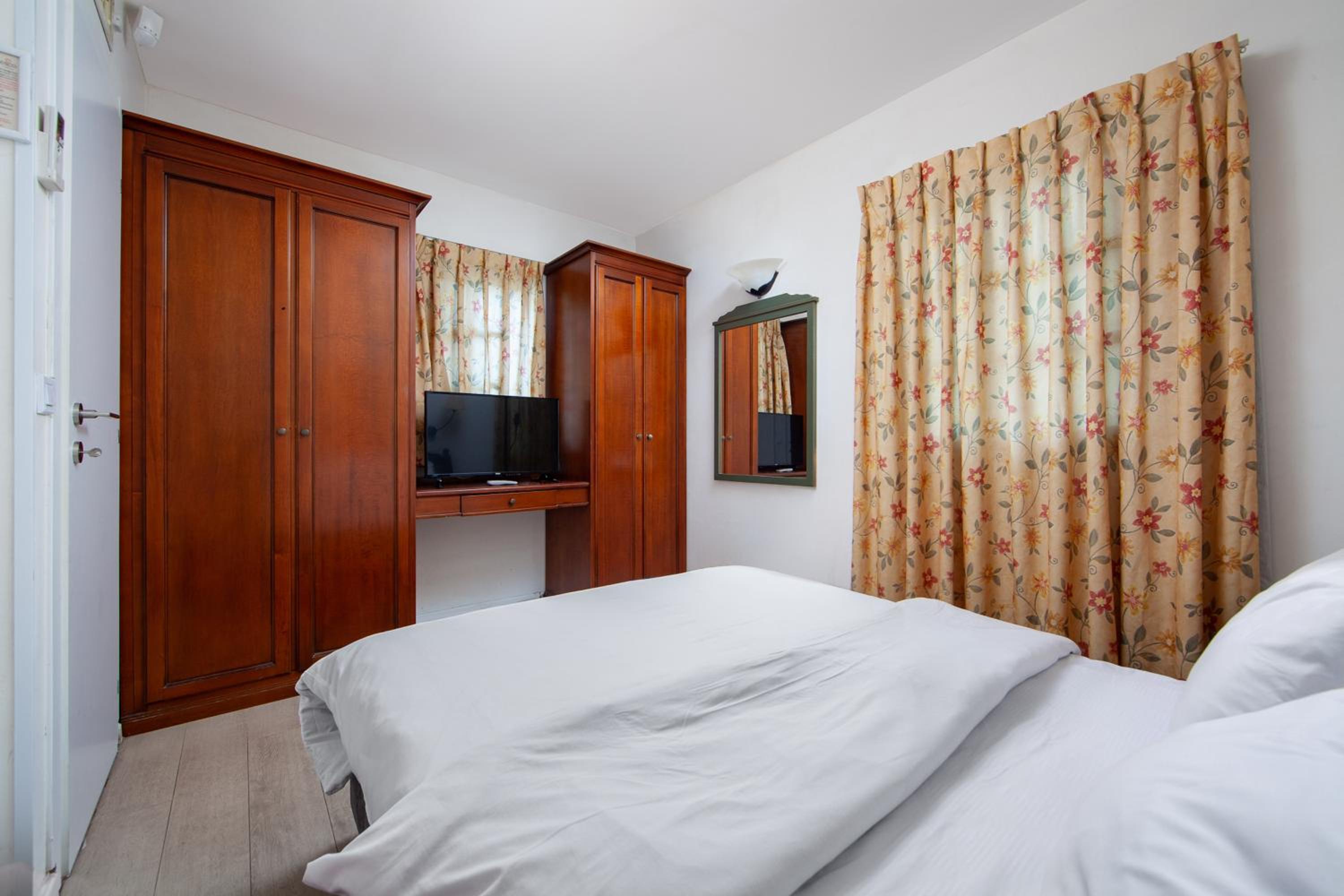 Apartment with Garden View - Photo 1