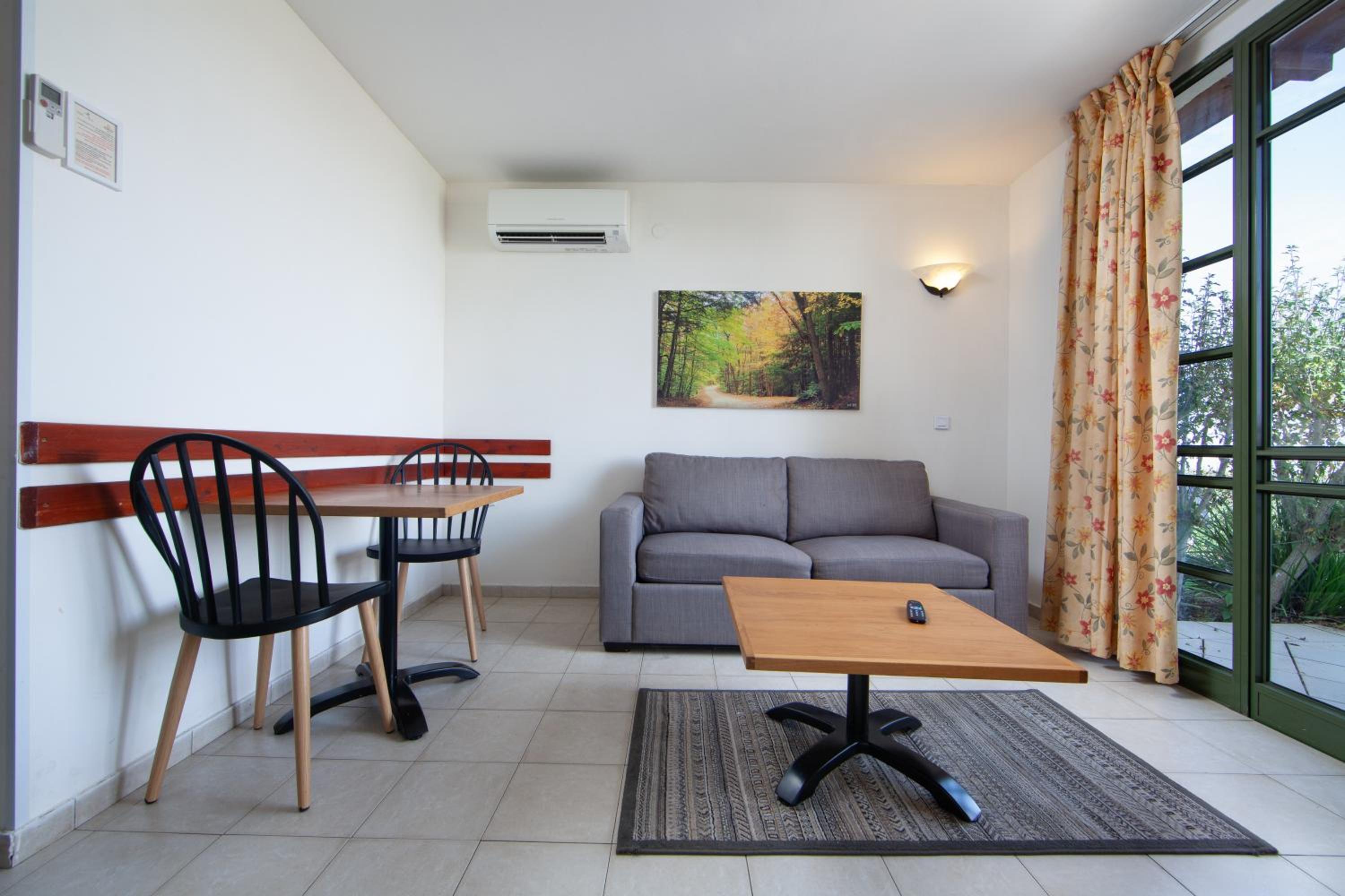 Apartment with Garden View - Photo 6