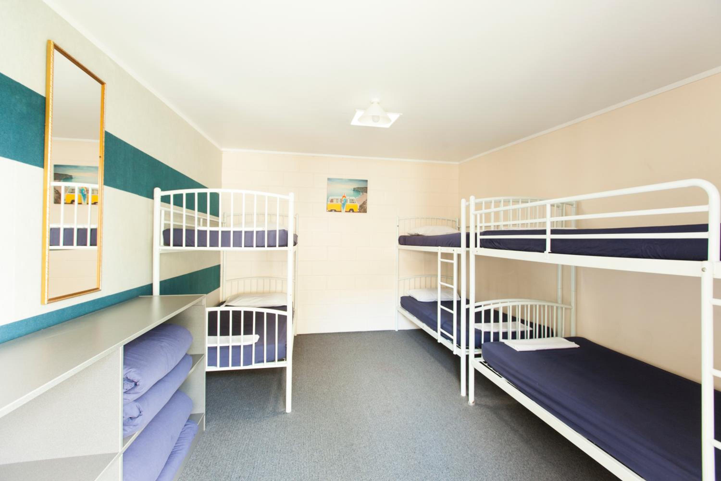 Bed in 6-Bed Mixed Dormitory Room photo 1