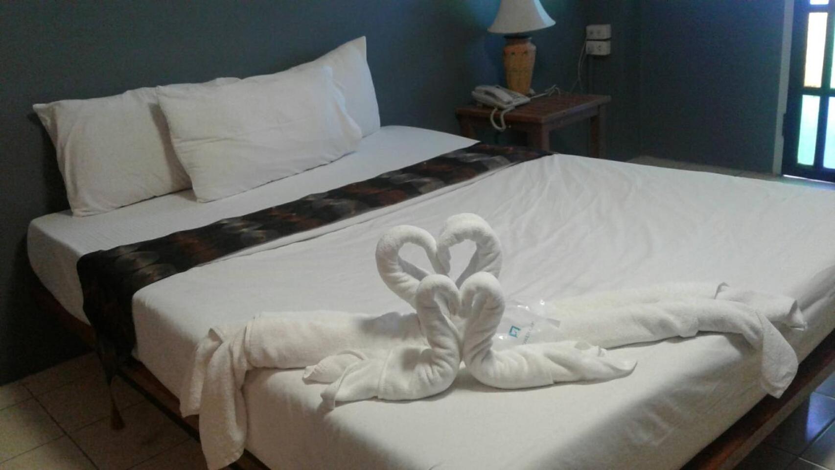 Deluxe Double Room - Photo 8