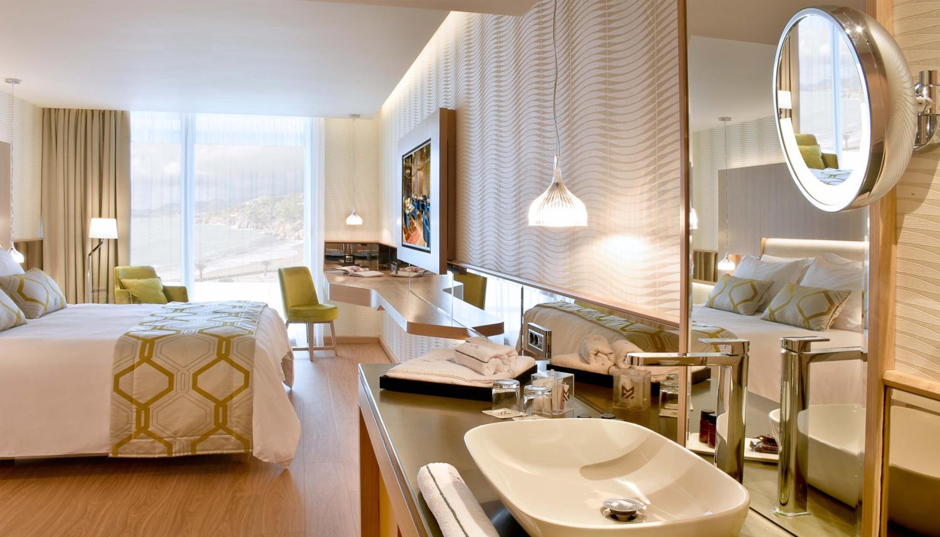 Superior Sea View Room - Photo 4
