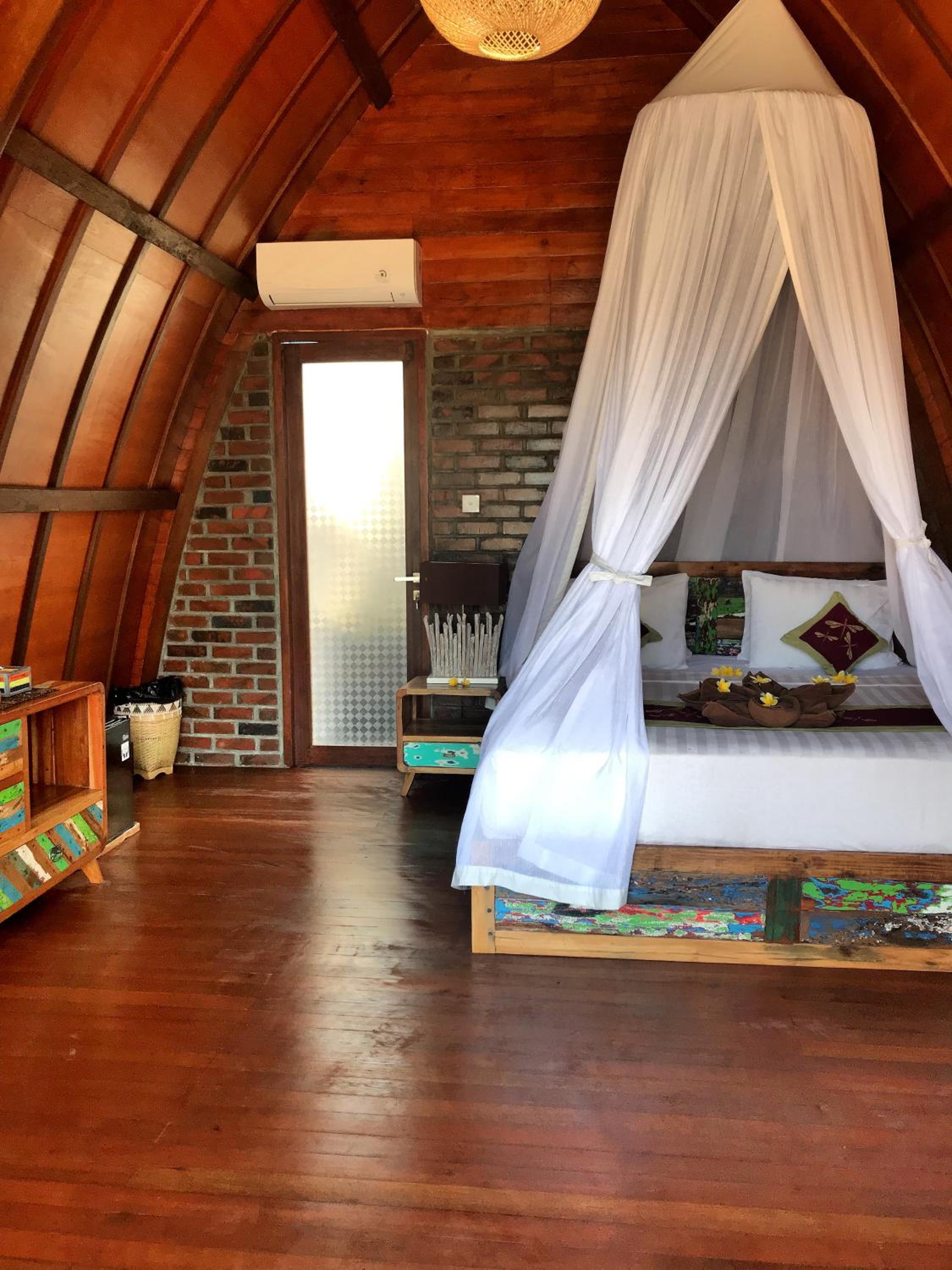 One-Bedroom Bungalow photo 3