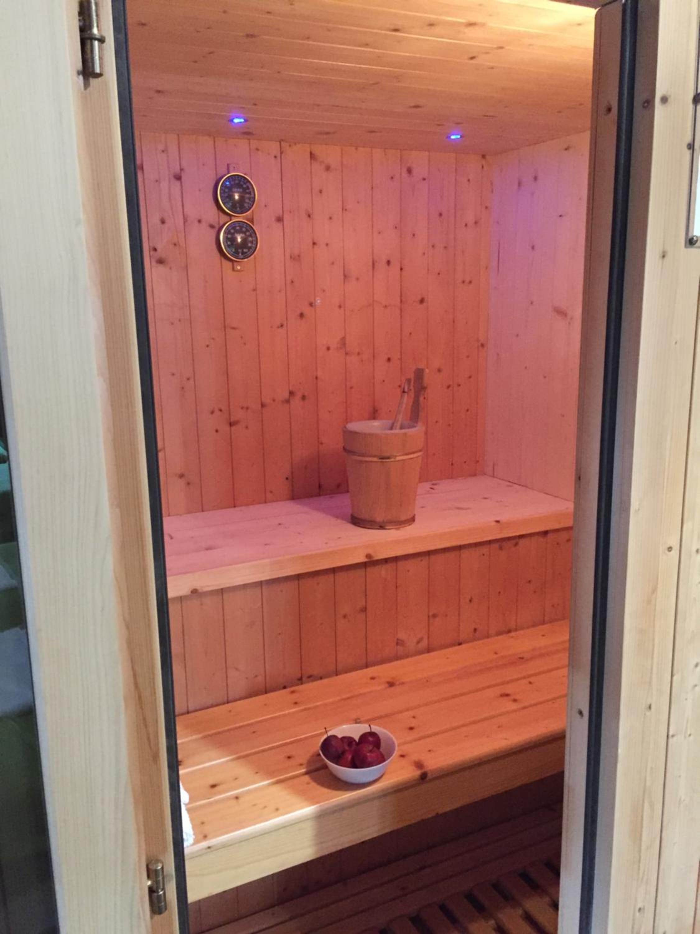 Family Room with Sauna photo 1