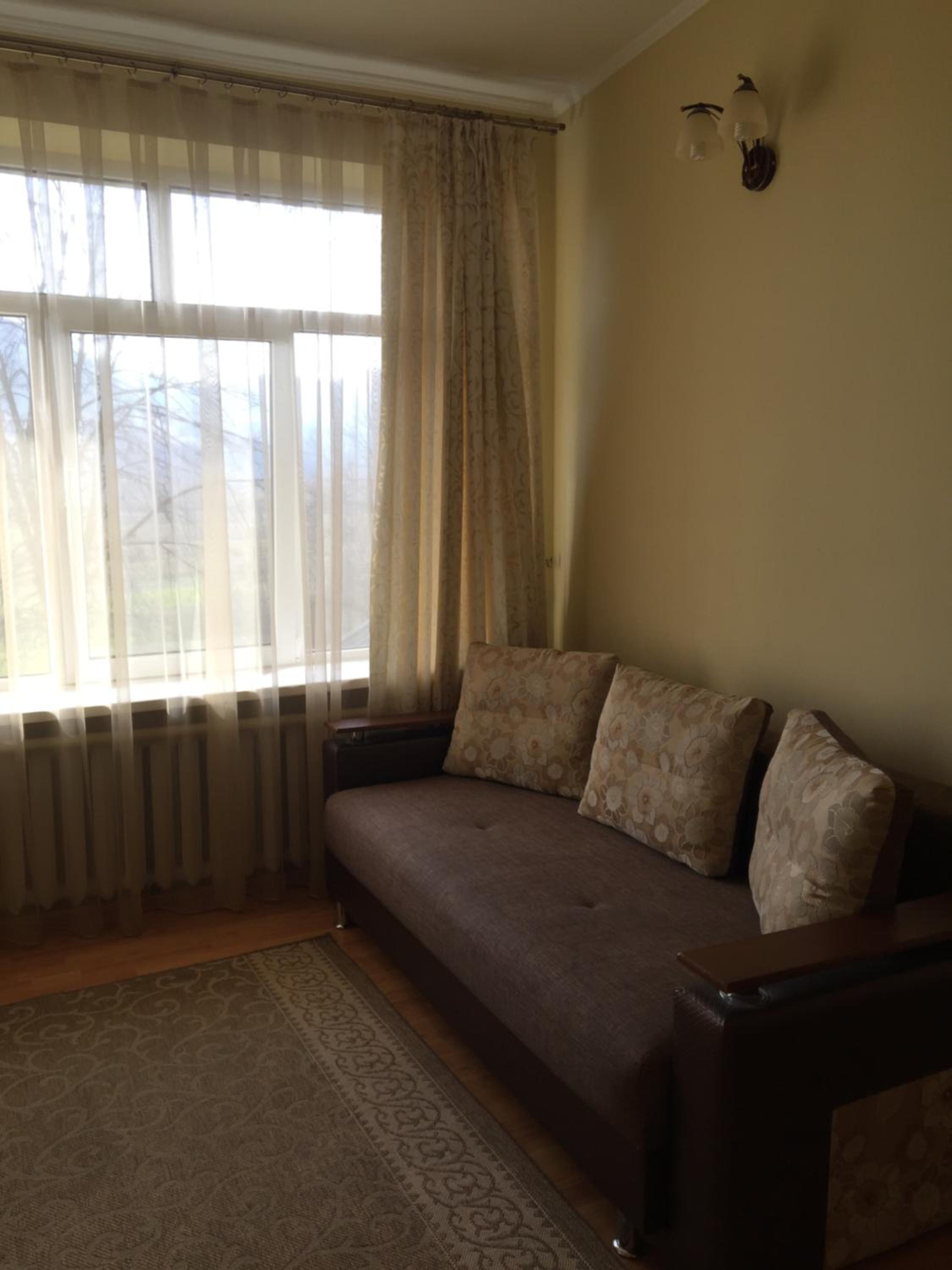 Family Room with Mountain View photo 3