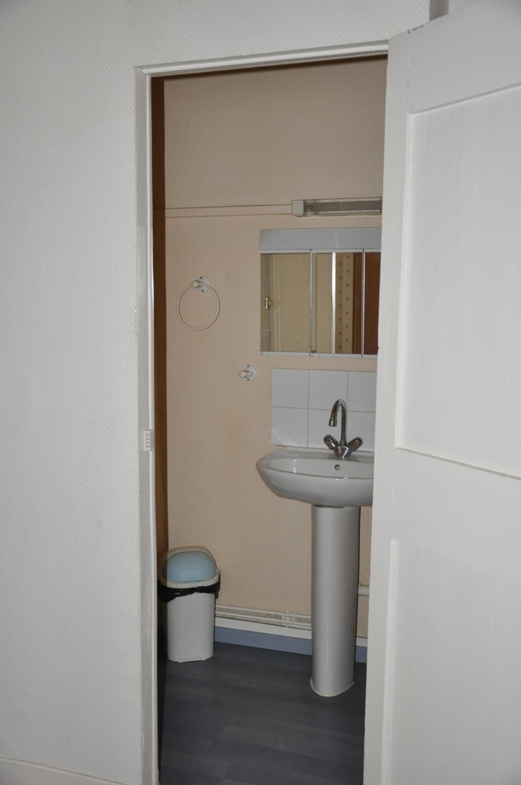 Double Room with Shared Bathroom photo 2