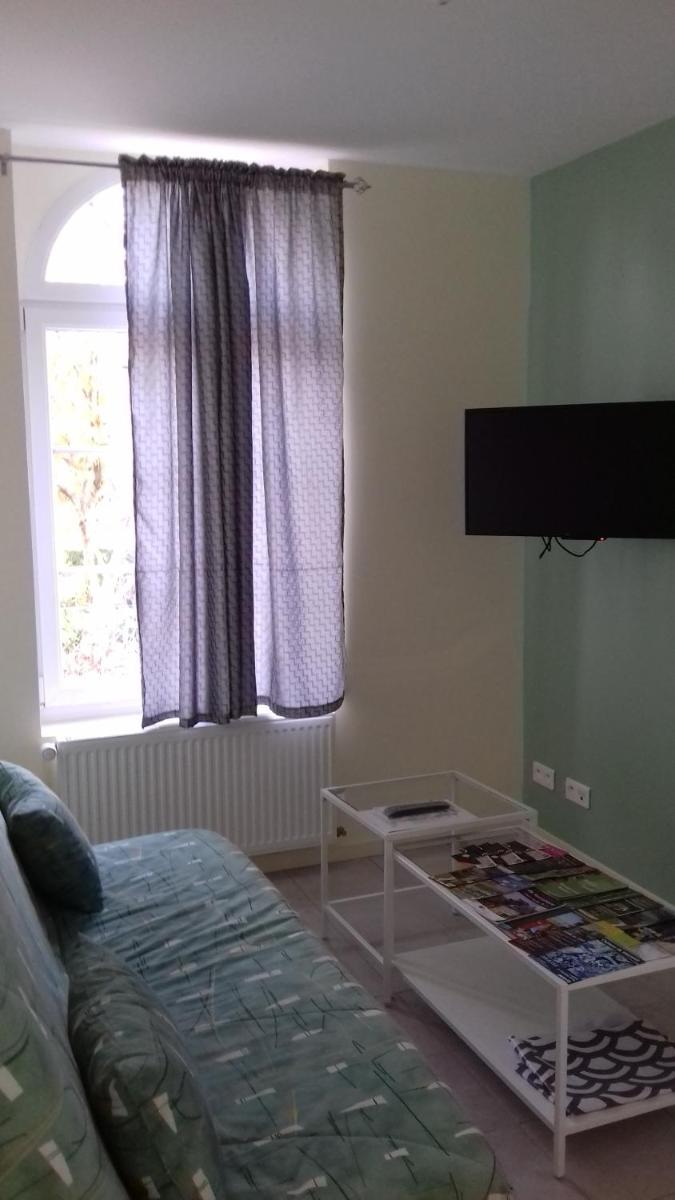 One-Bedroom House - Photo 14